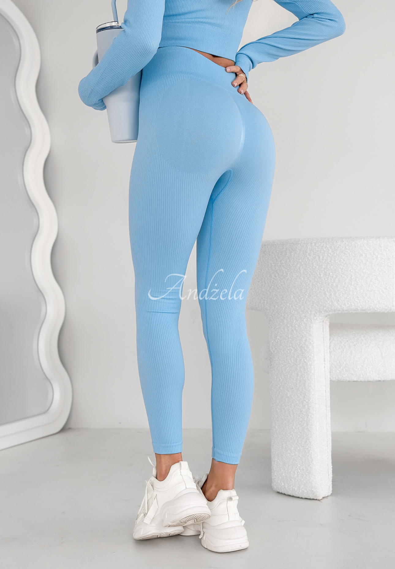 Geripptes Set Bluse und Leggings No Expectations Blau