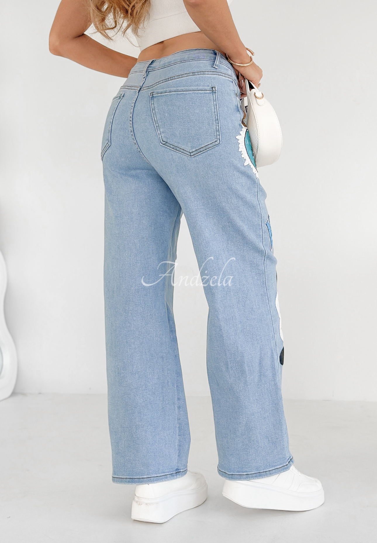 Denim-Hose mit Aufnähern Bonjour Chic Blau