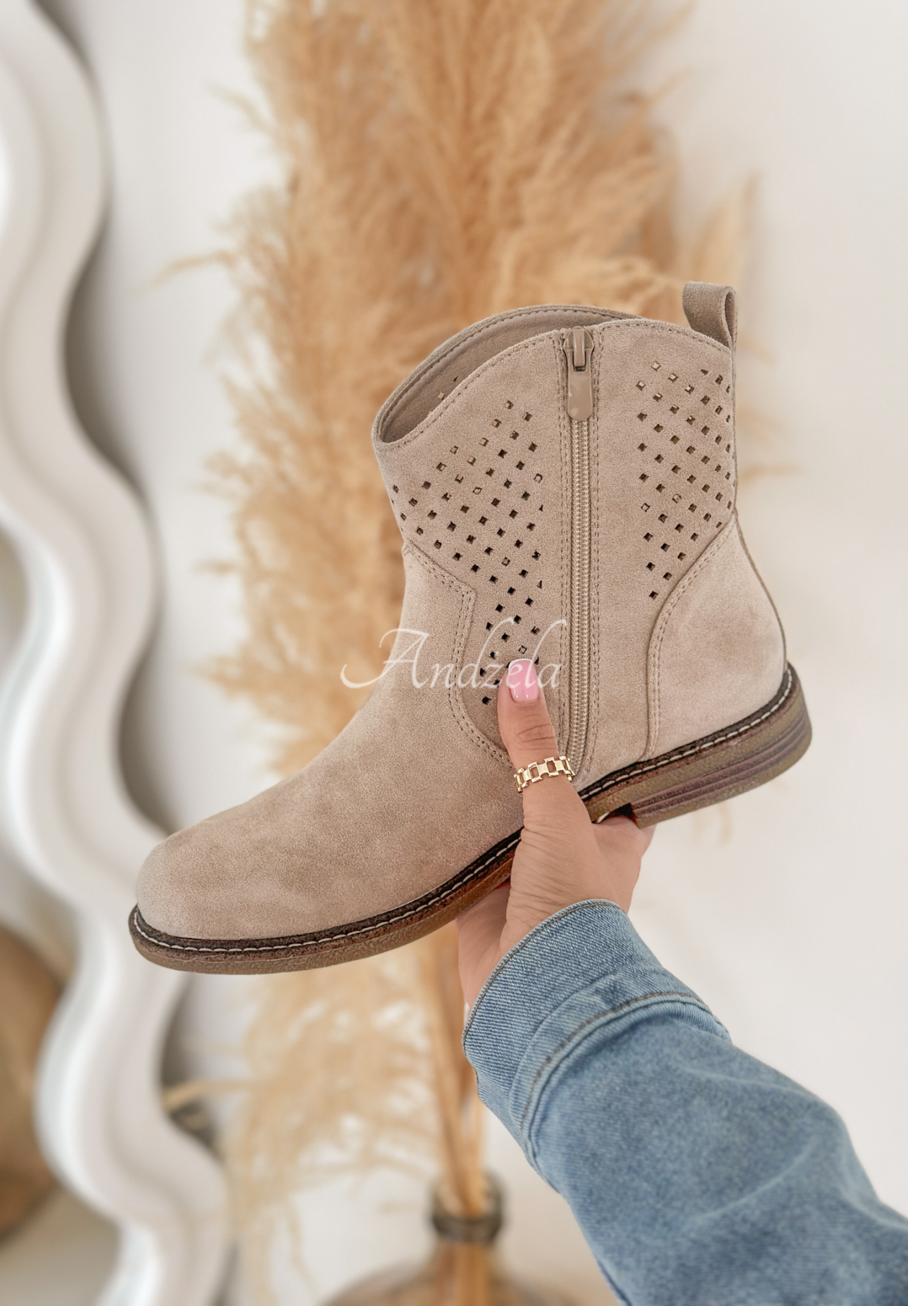 Durchbrochene Stiefeletten aus Velourslederimitat Becoming Me Beige