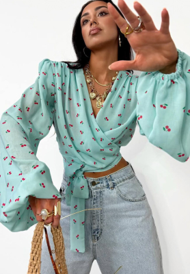 Wickelbluse mit Kirschen La Milla Sweet Cherry Mintgrün