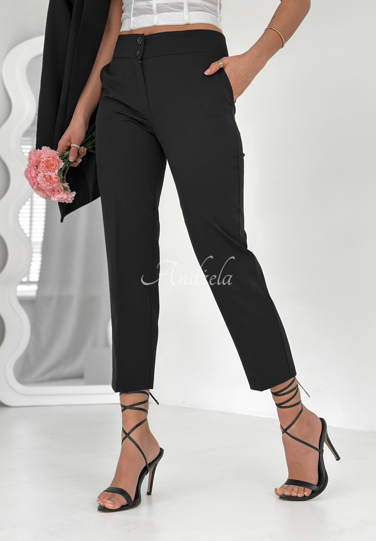 Elegant cigarette pants Runway Ready black