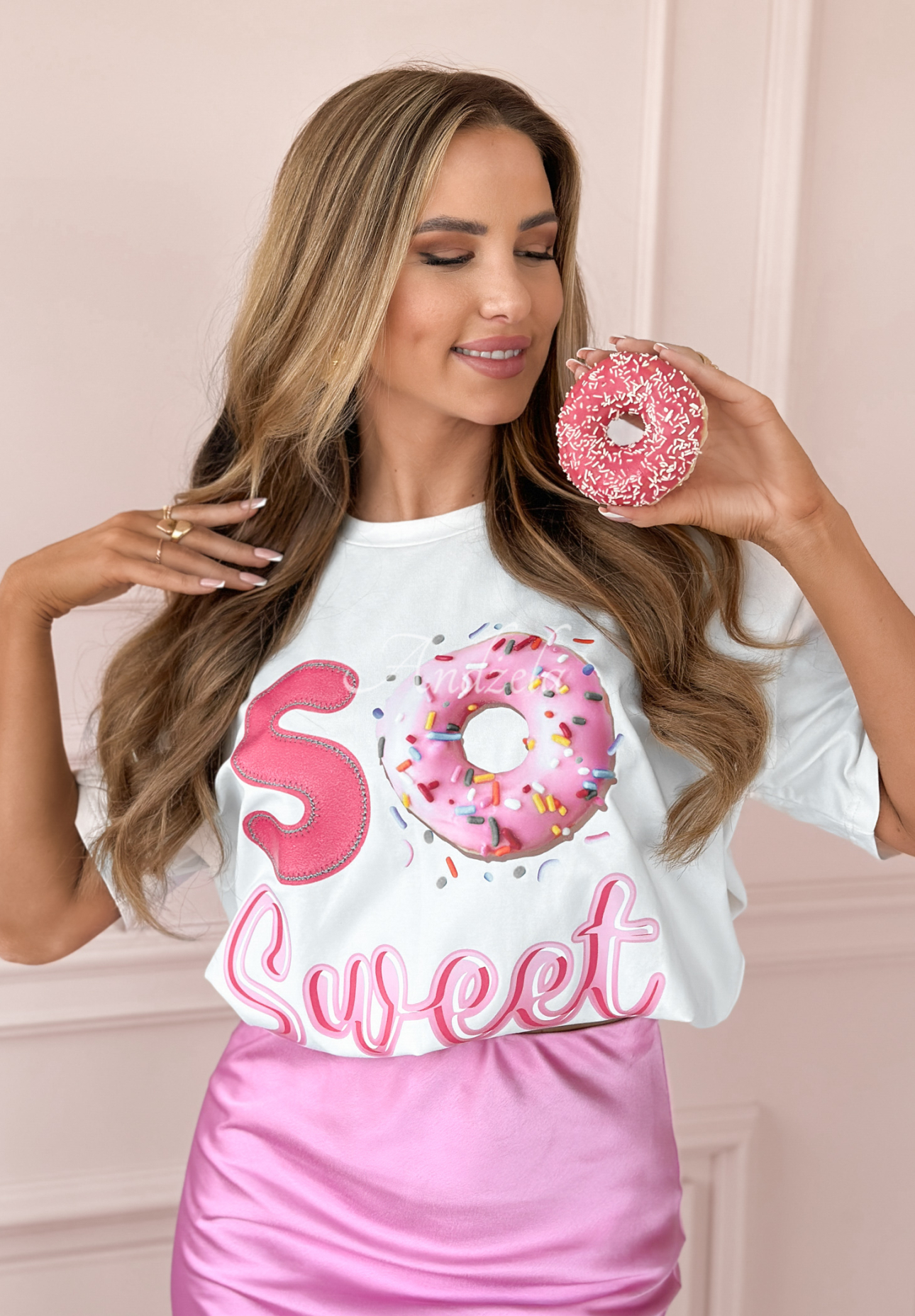 T-Shirt mit Aufdruck So Sweet Ecru