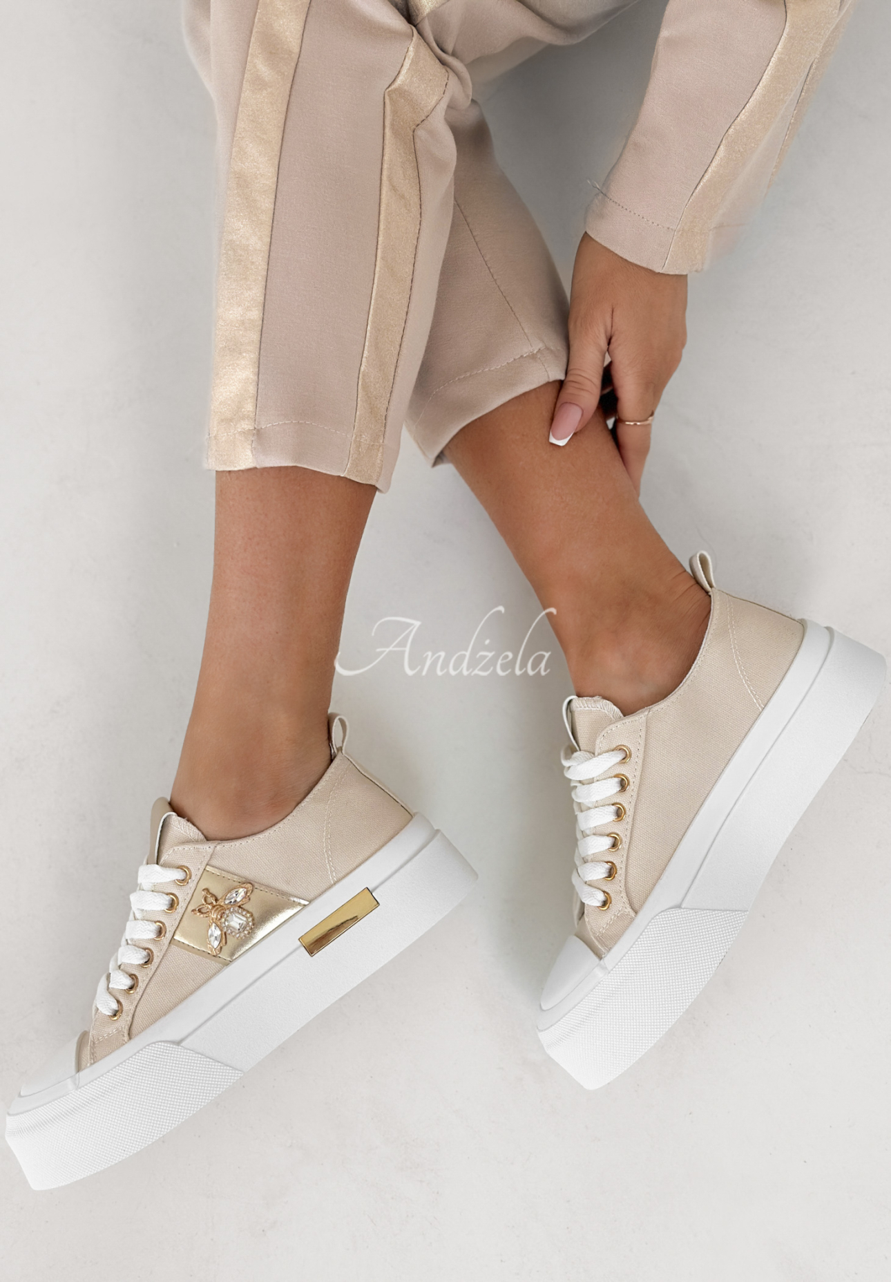 Turnschuhe Find No Words Beige