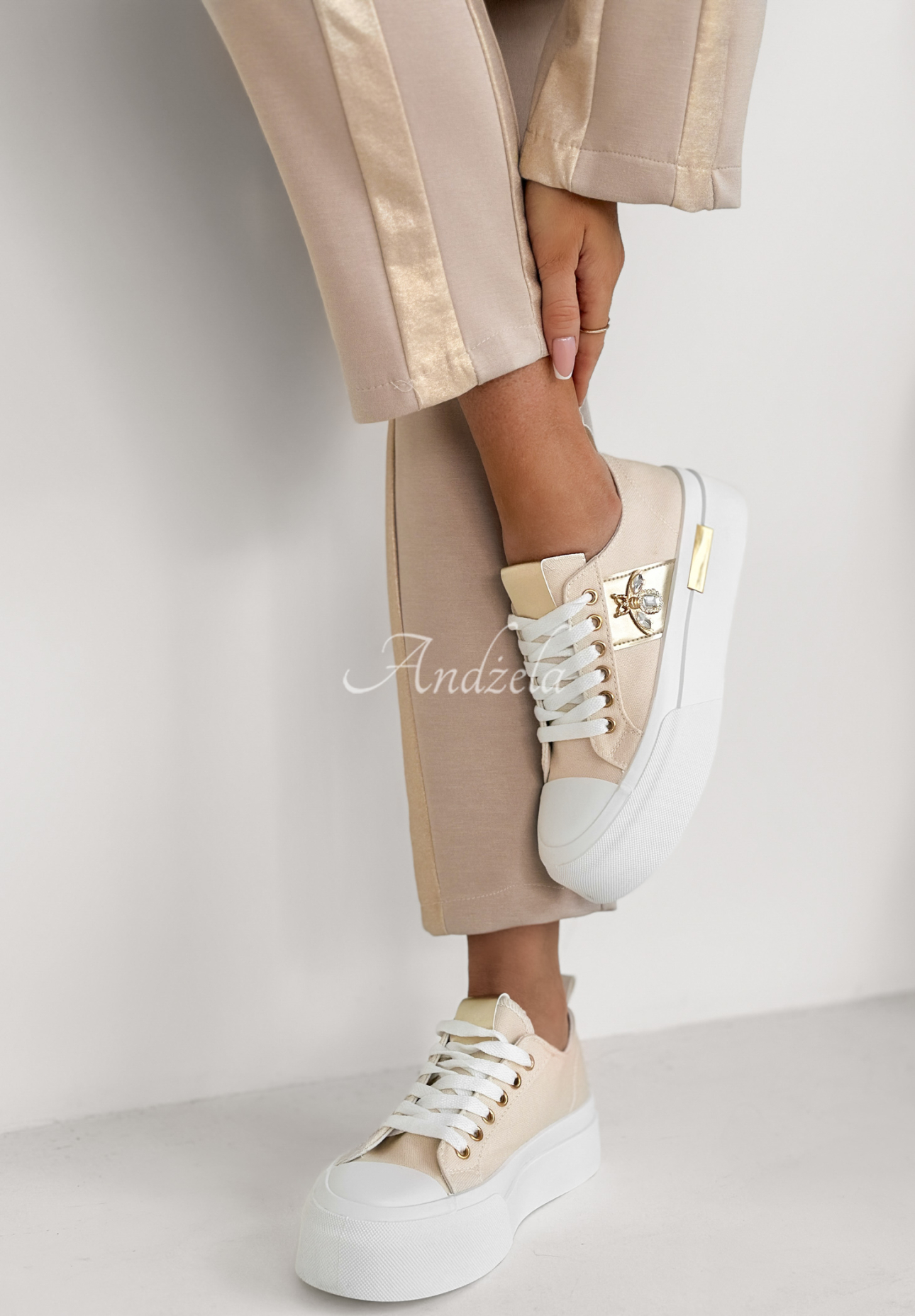 Turnschuhe Find No Words Beige