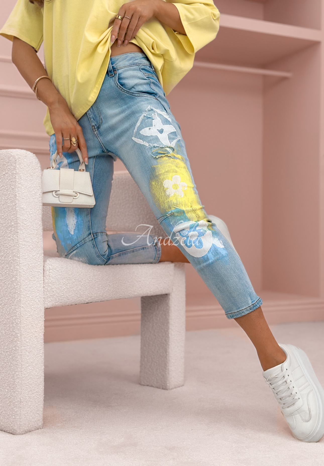 Cascade banana oversize tee with heart neckline