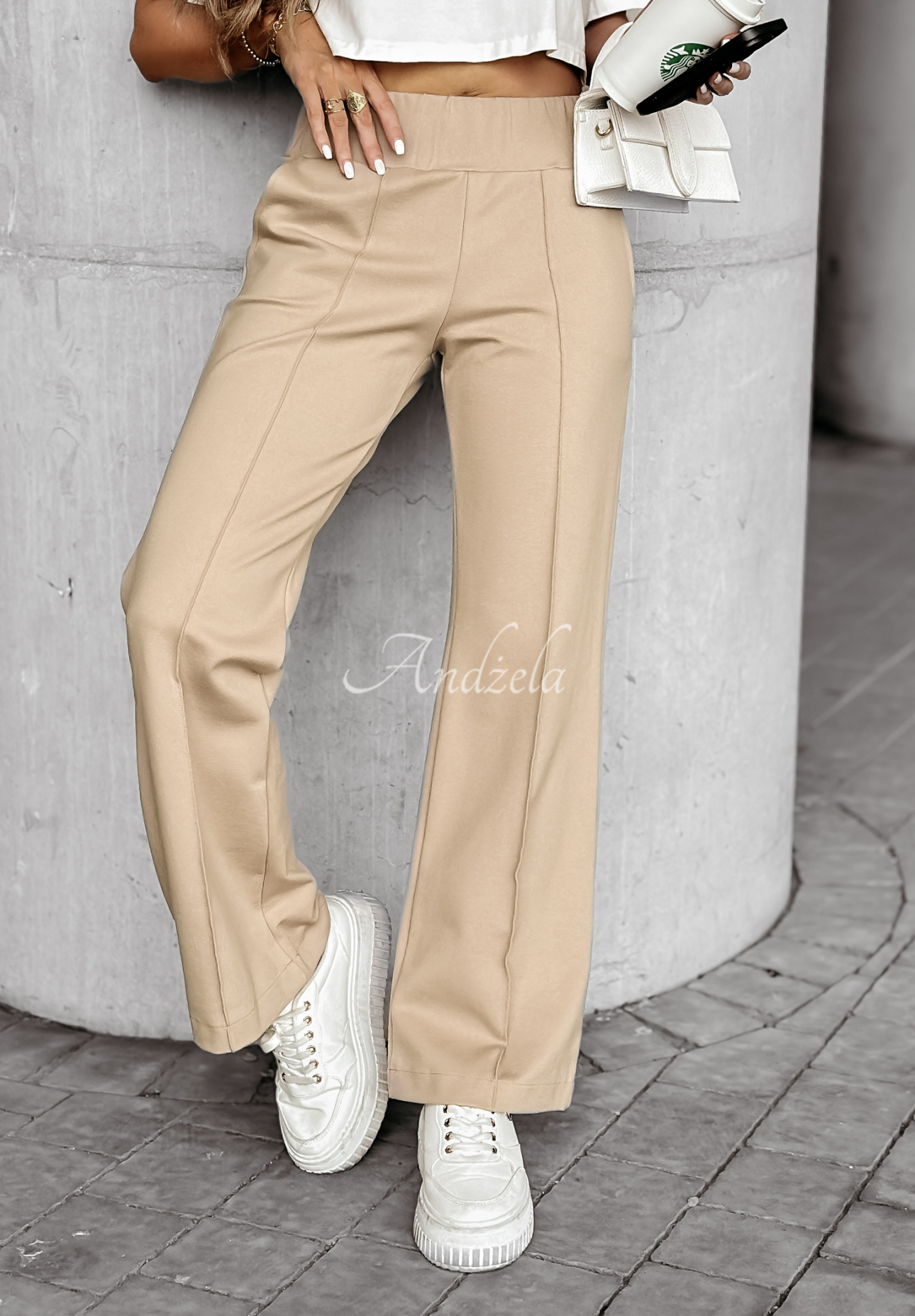 Ausgestellte Stoffhose Can&#039;t Ignore Me Beige
