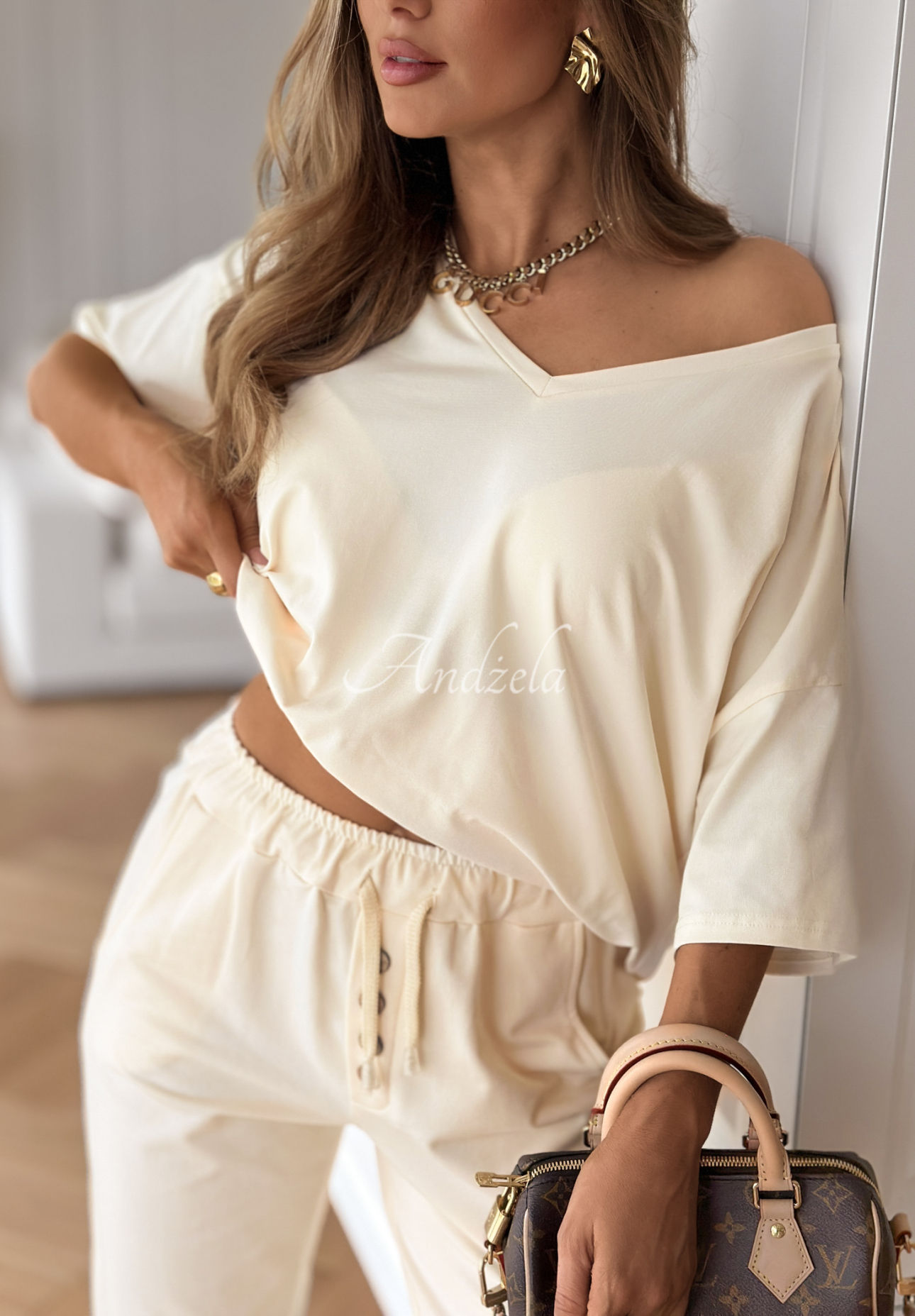 Cascade vanilla oversize T-shirt with v-neck