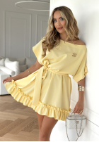 Trapezowa Kleid z falbankami i paskiem Your Solitude Bananengelb