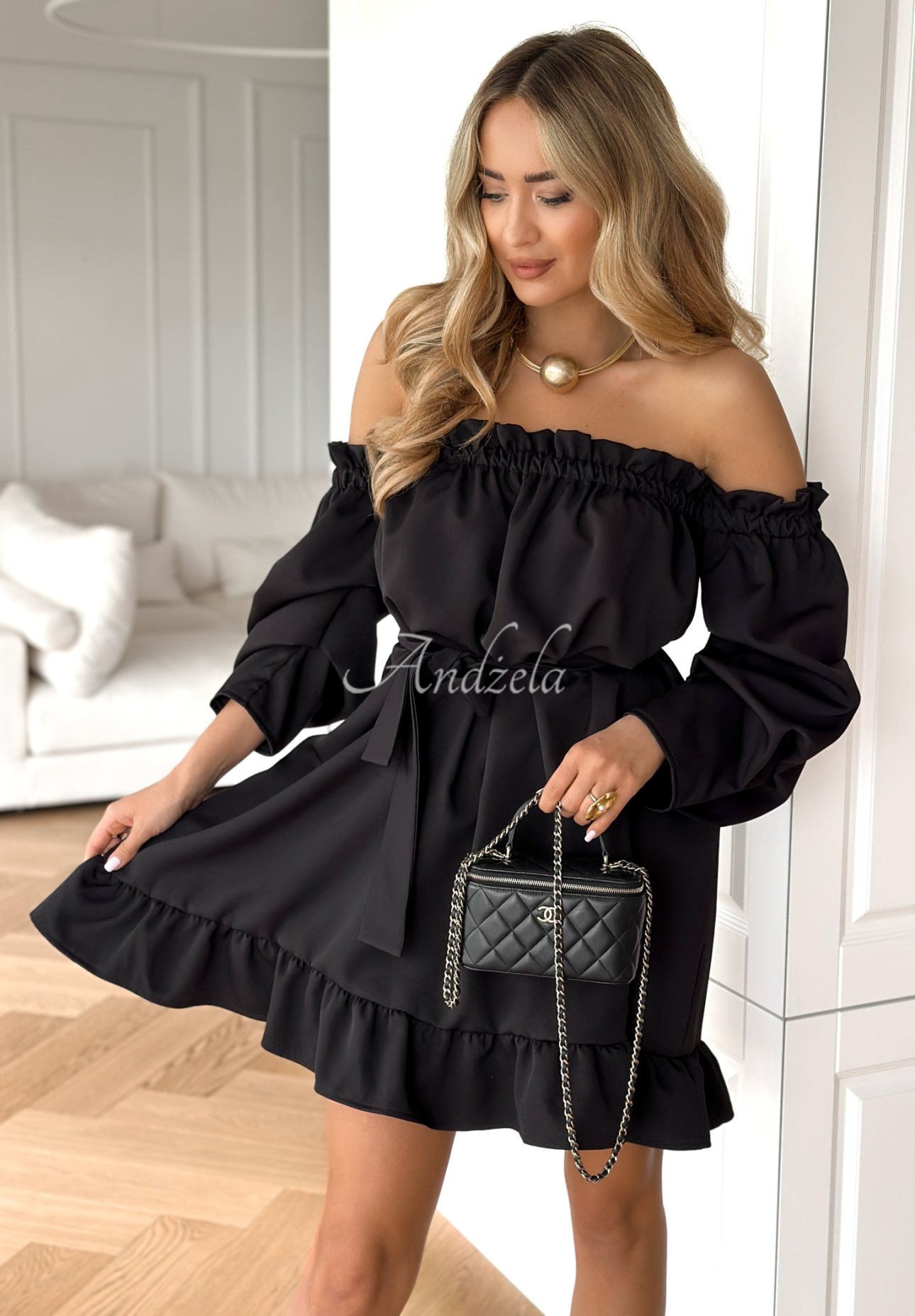 Offshoulder Kleid mit Gürtel More Than That Schwarz