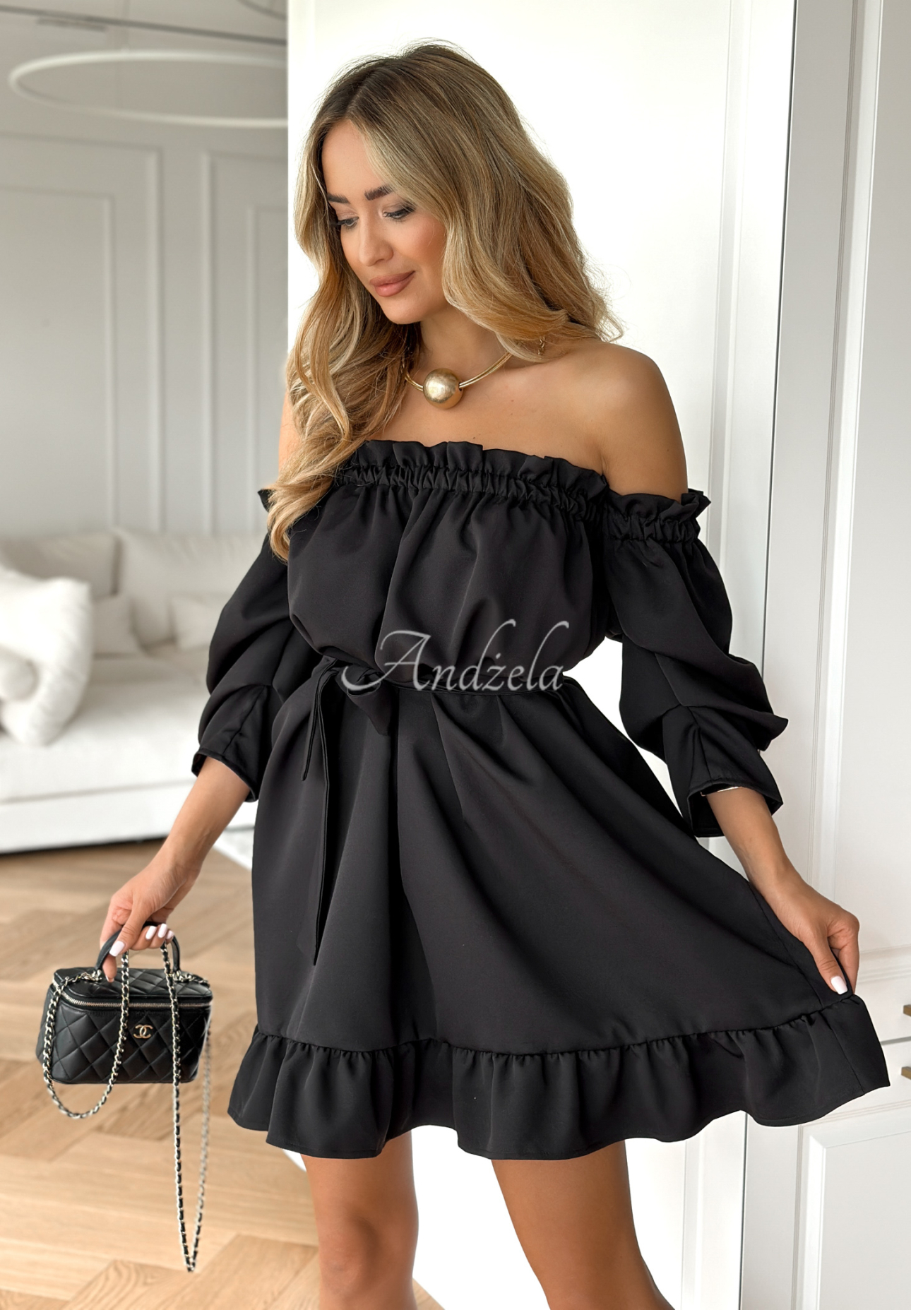 Offshoulder Kleid mit Gürtel More Than That Schwarz