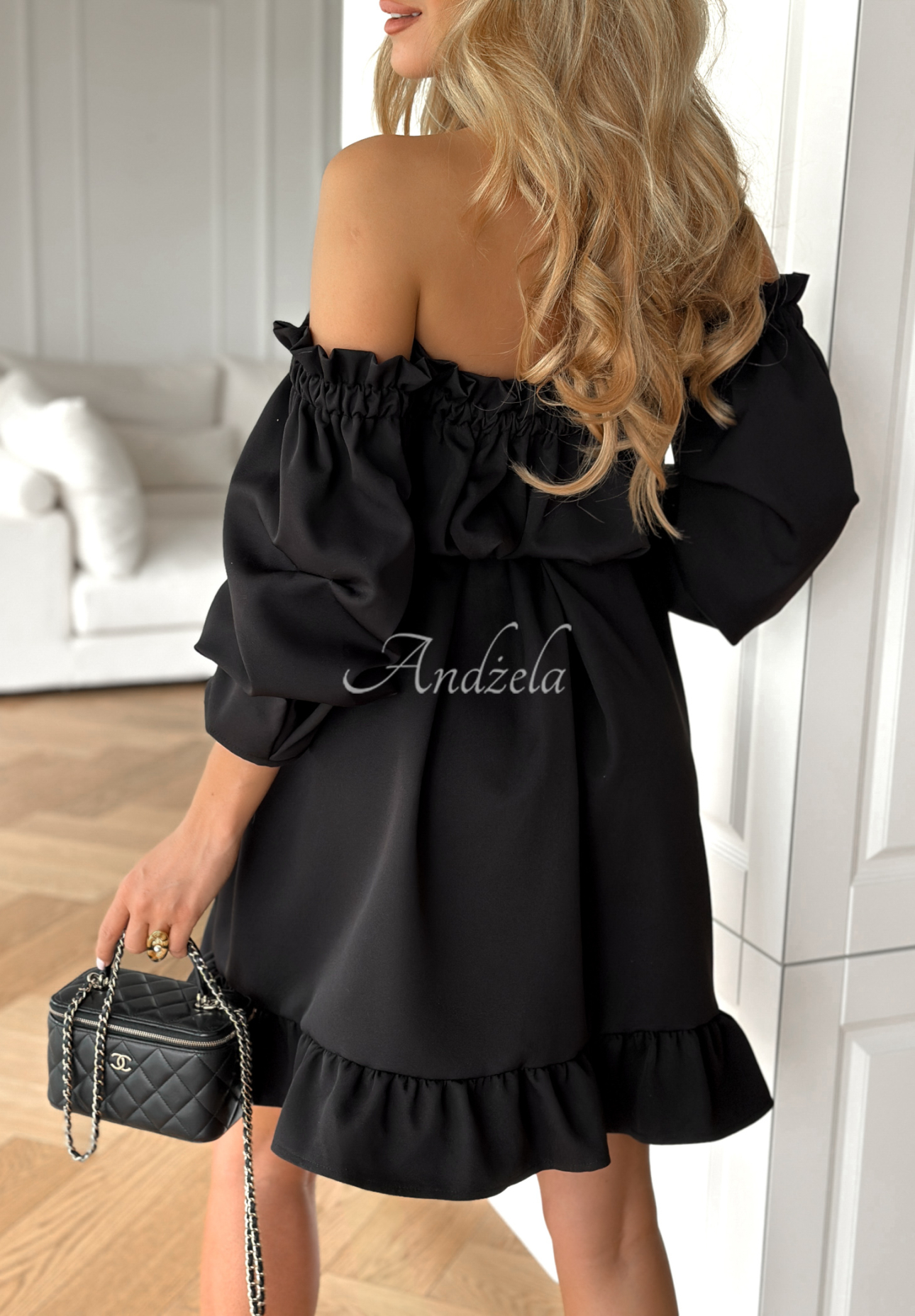 Offshoulder Kleid mit Gürtel More Than That Schwarz