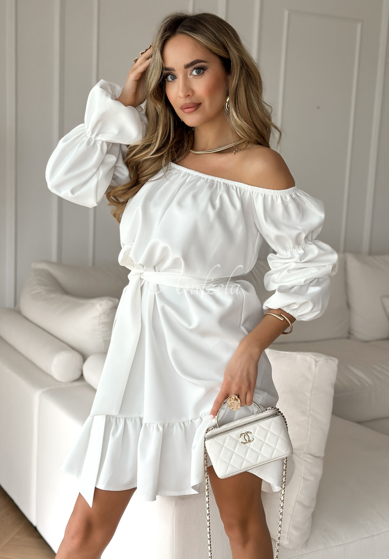 Off-Shoulder-Kleid mit Gürtel To Love Me Ecru