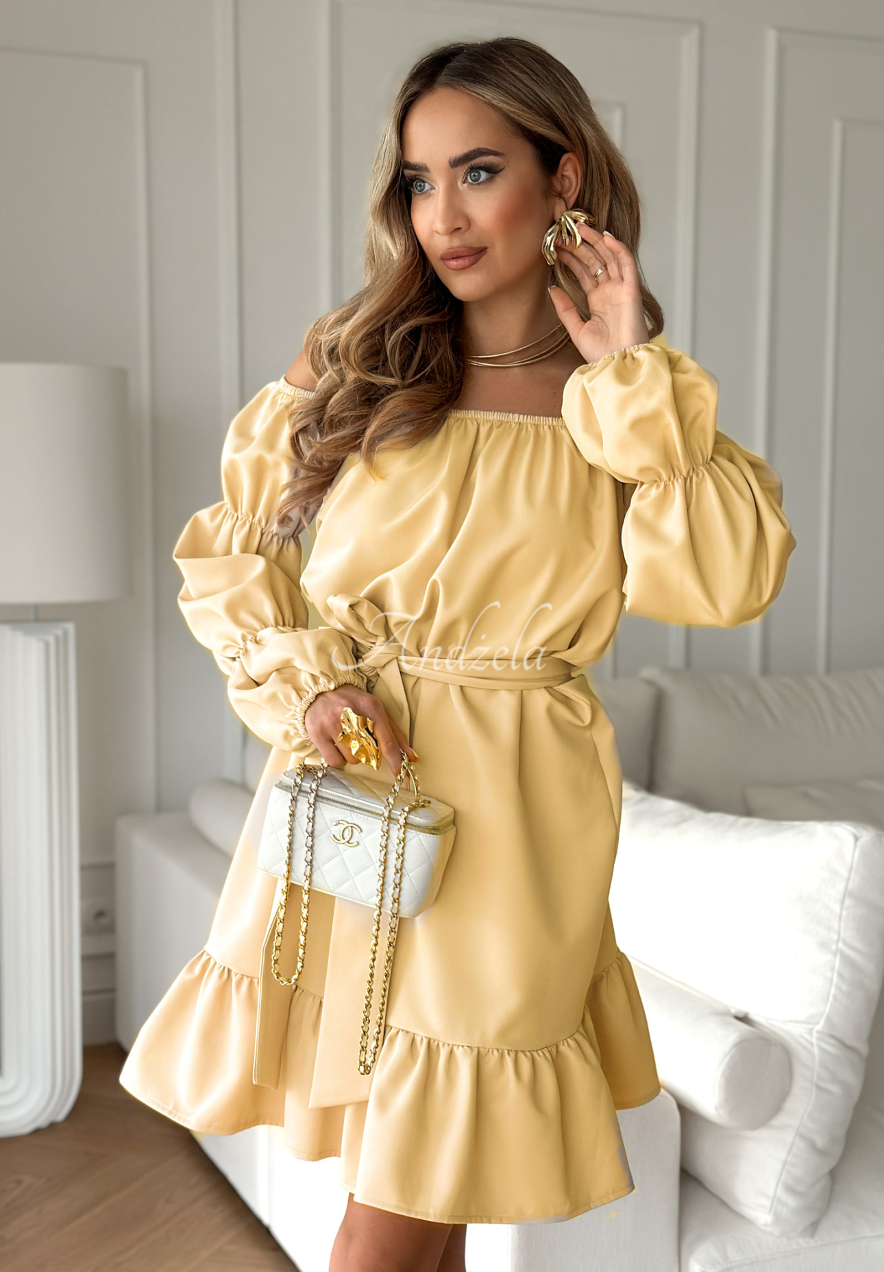 Off-Shoulder-Kleid mit Gürtel To Love Me Bananengelb