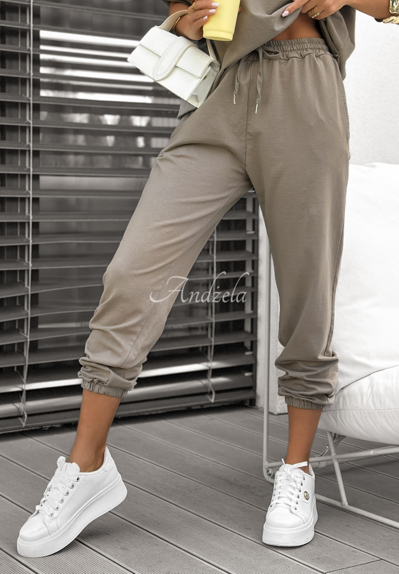 Double Trouble mocha T-shirt and sweatpants set