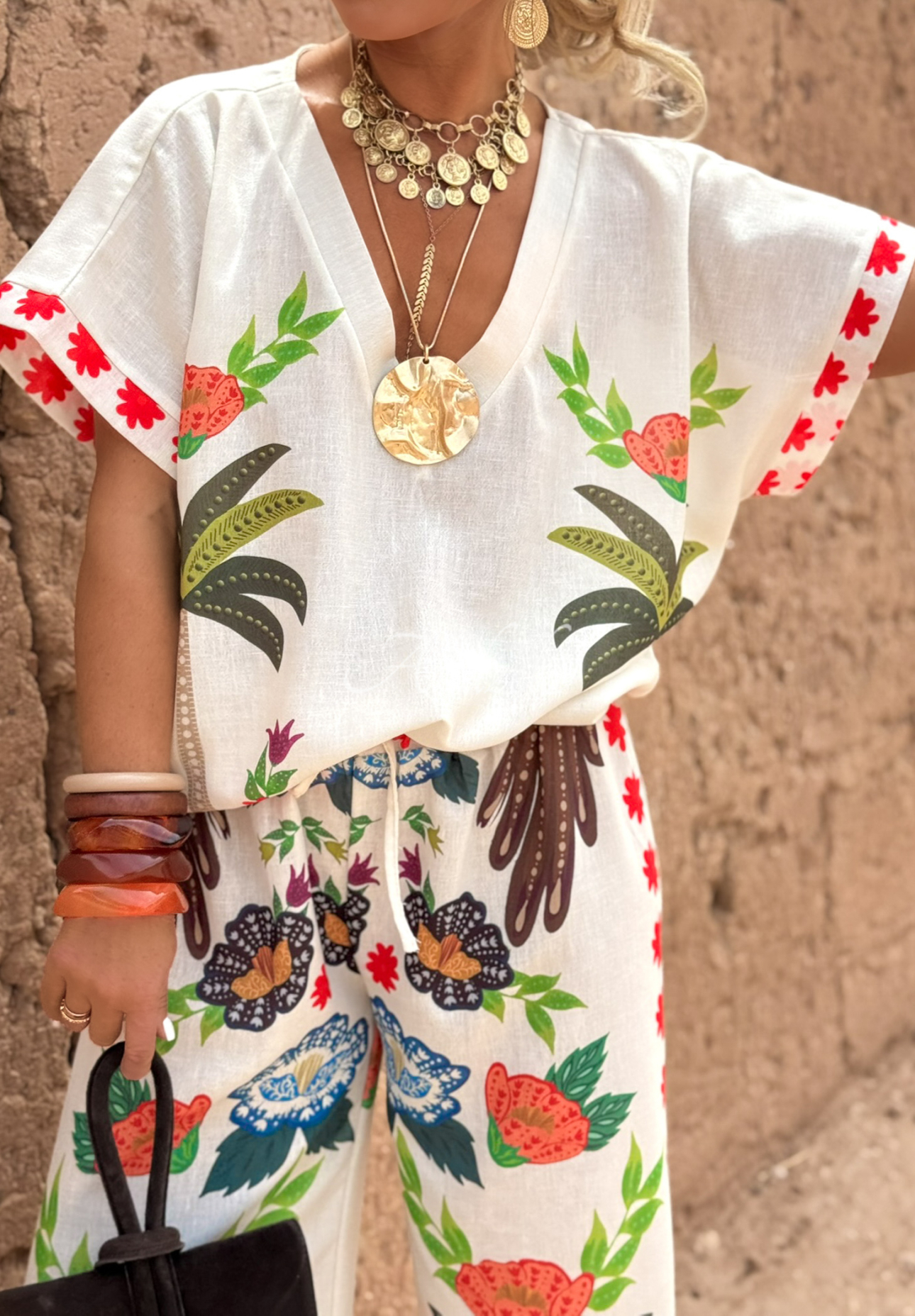 Set Bluse und Hose wide leg mit Mustern Flowers &amp; Palms hellbeige