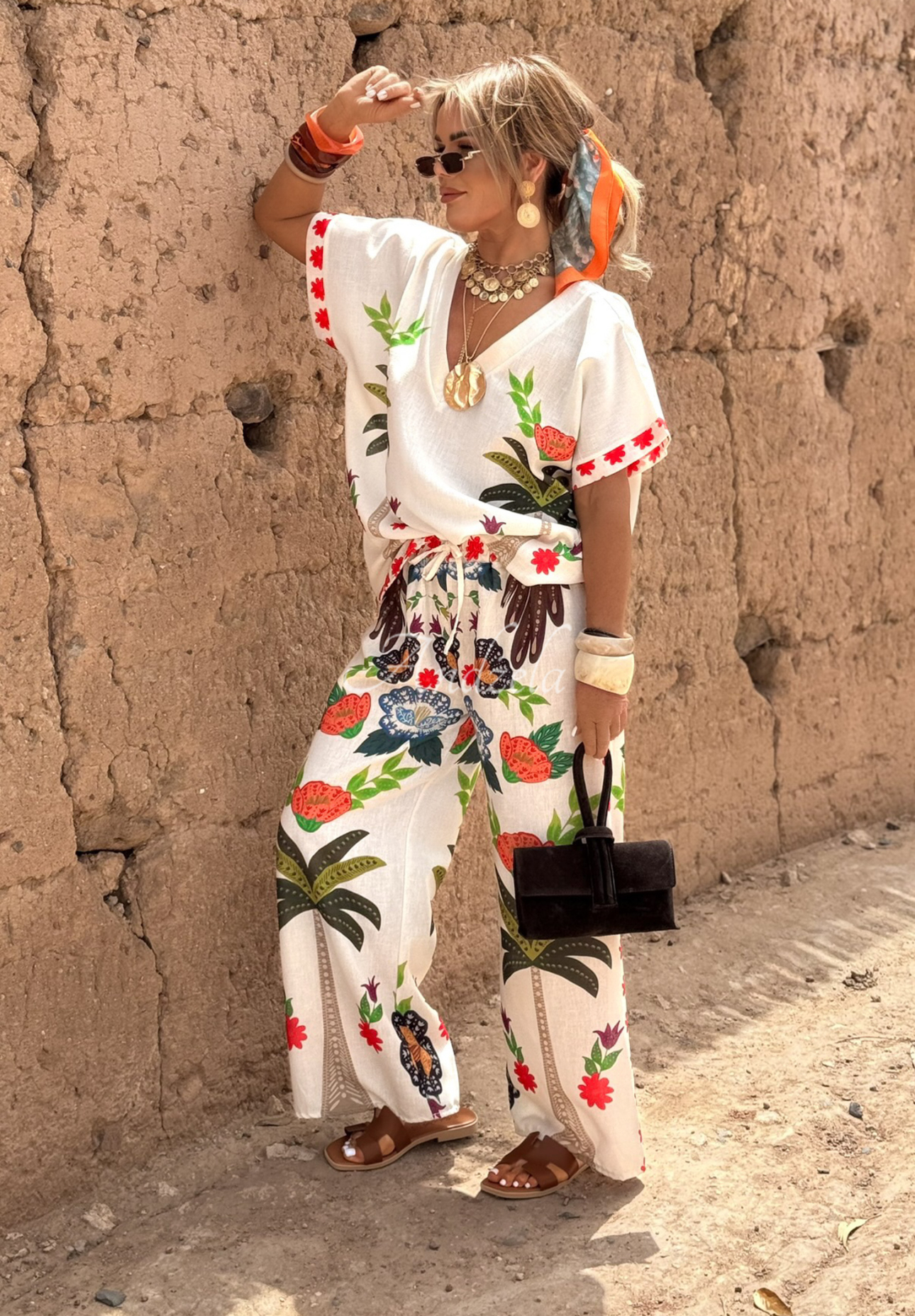 Set Bluse und Hose wide leg mit Mustern Flowers &amp; Palms hellbeige