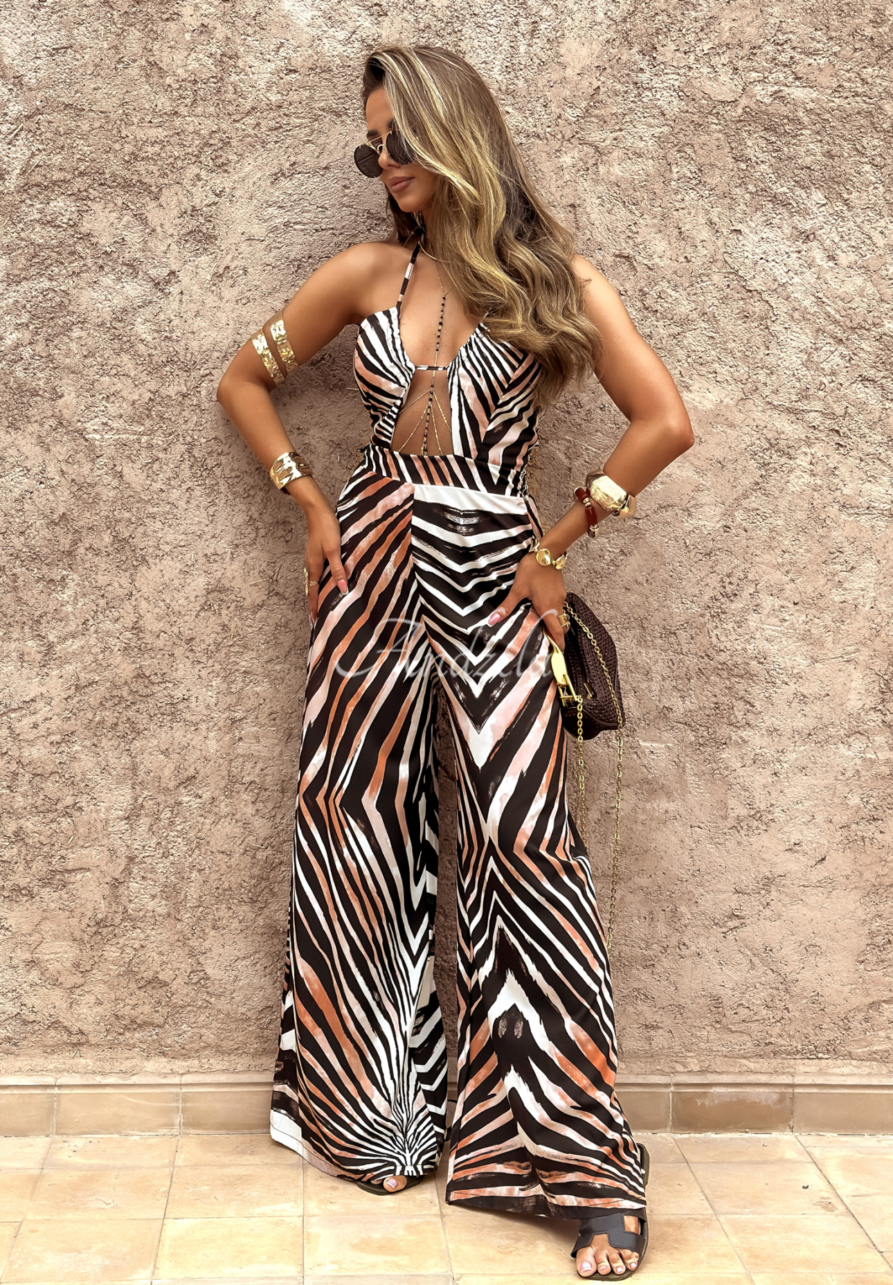Langer Overall wide leg mit Zebramuster Wildest Stripes schwarz-camel