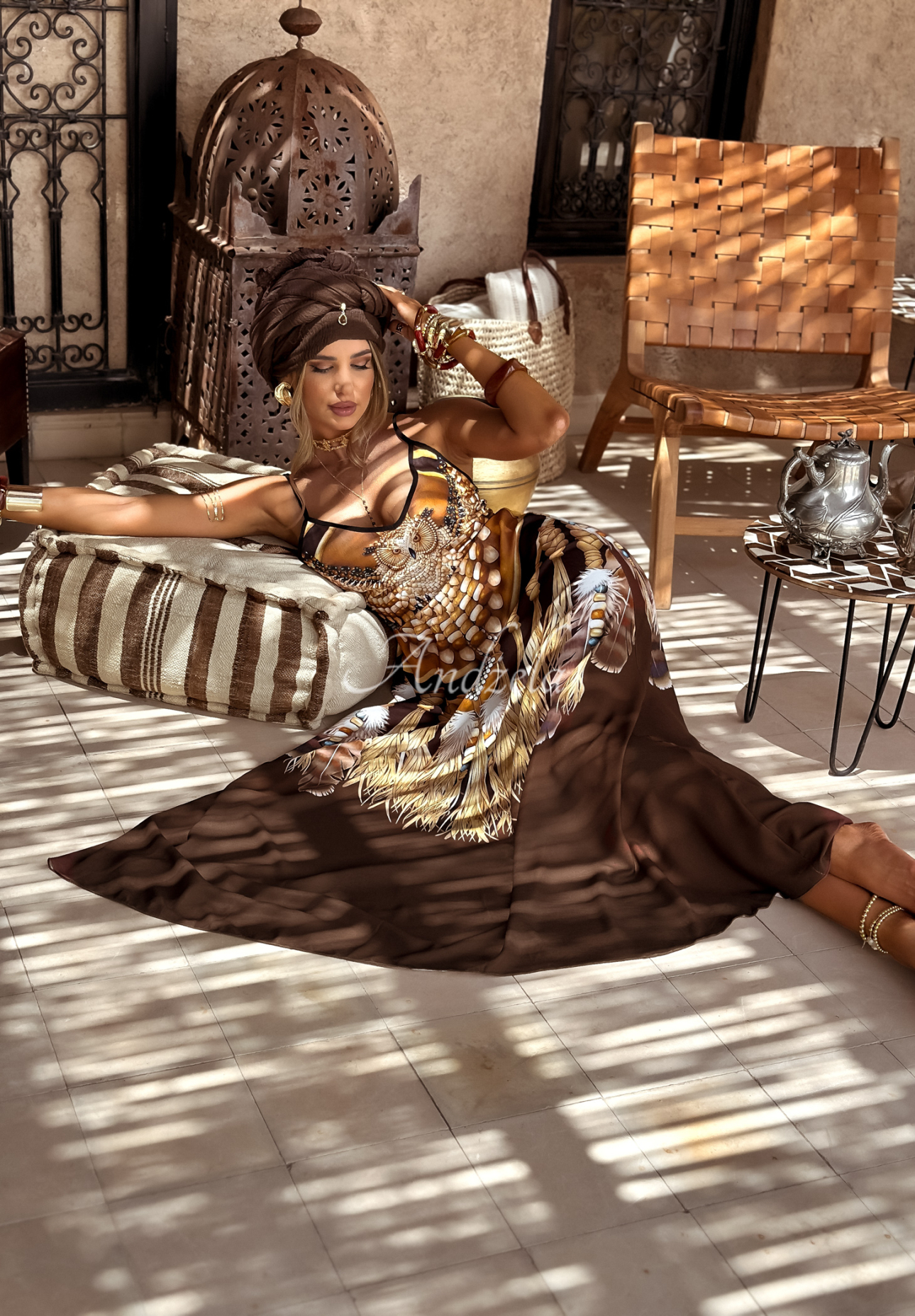 Gemustertes Kleid maxi mit Trägern Ananya Schokoladenbraun