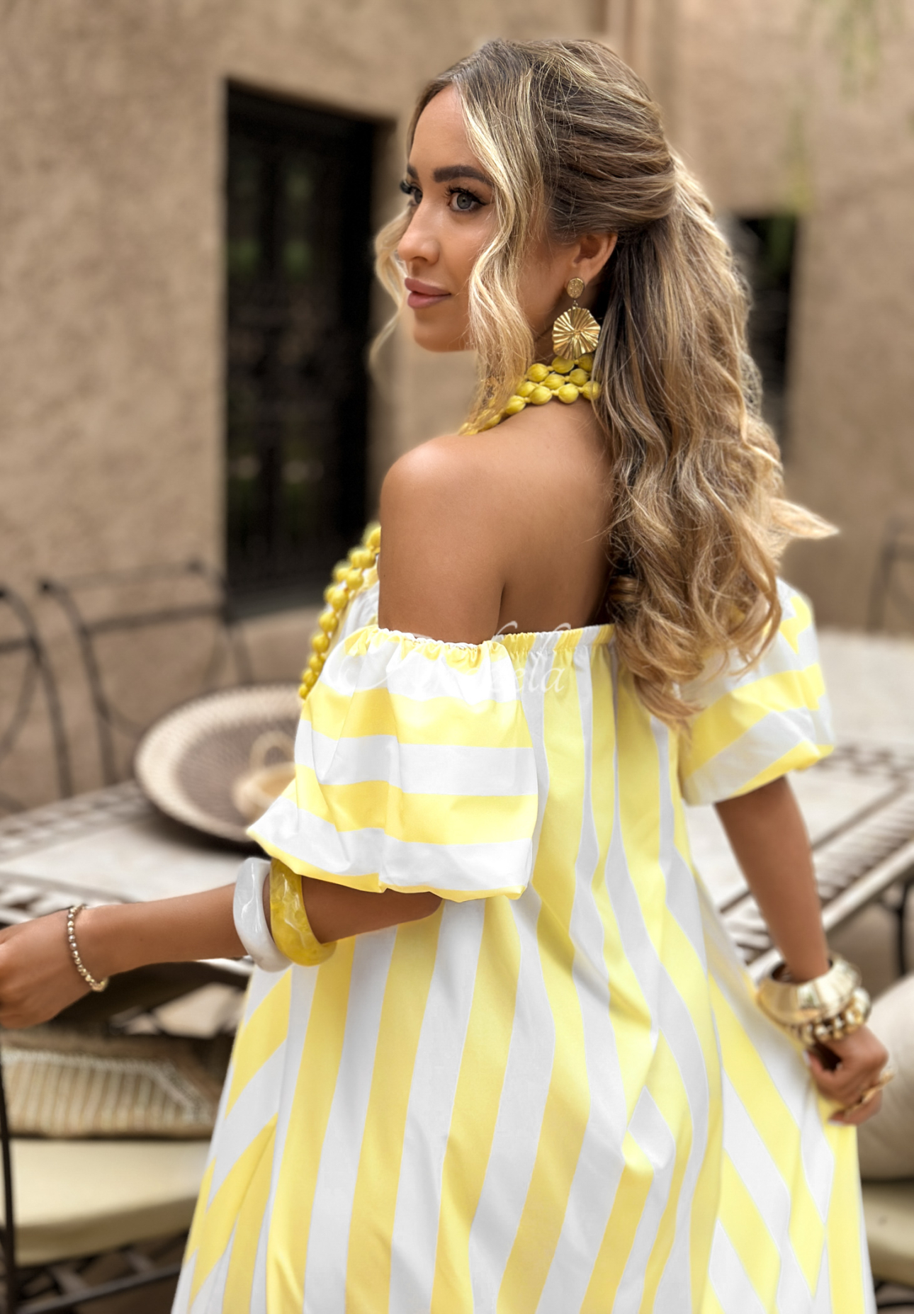 Gestreiftes Off-Shoulder-Kleid Gloria weiß-Gelb