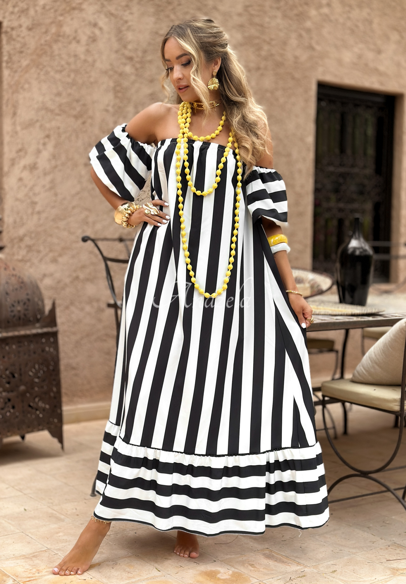 Gestreiftes Off-Shoulder-Kleid Gloria weiß-Schwarz