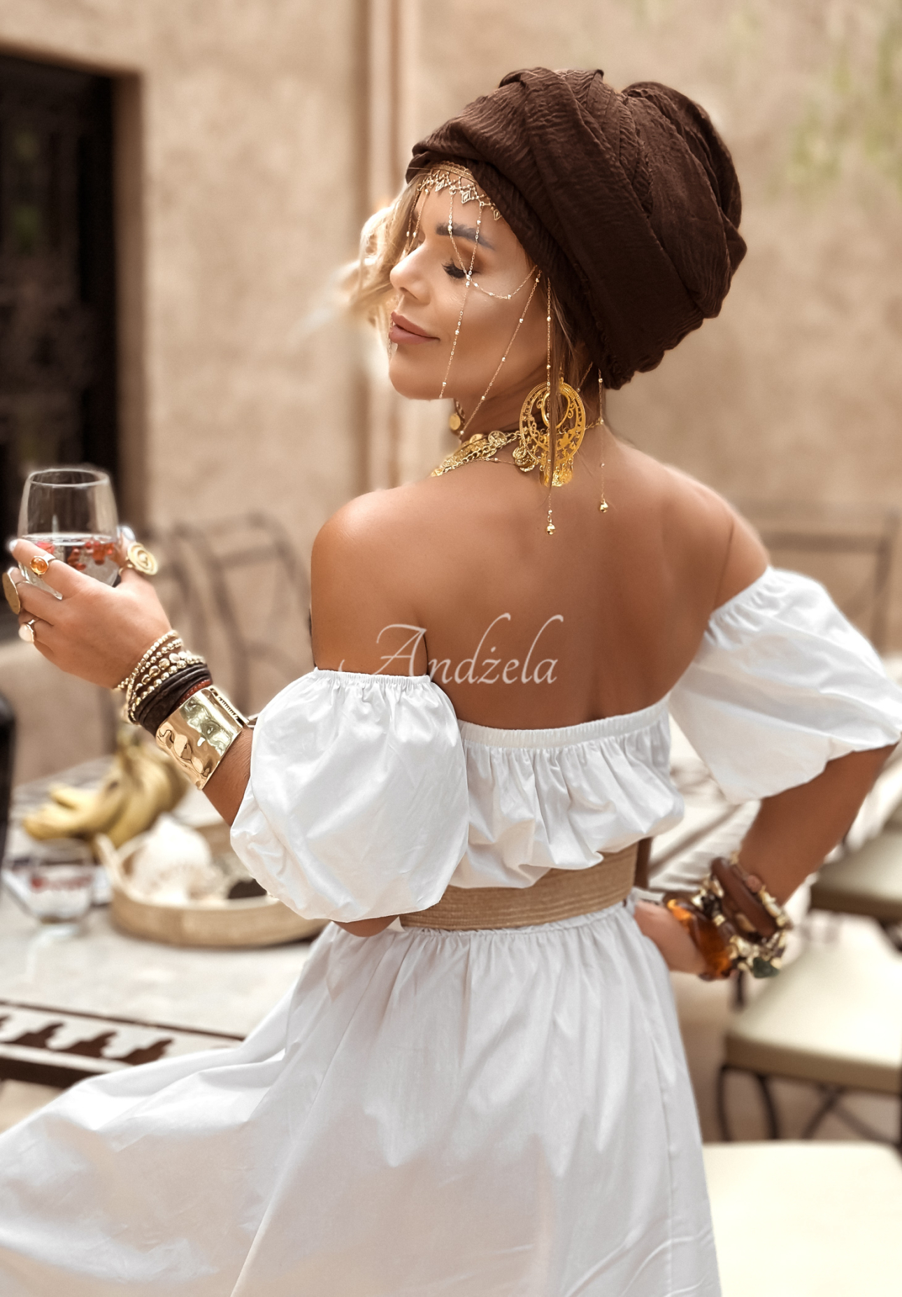 Offshoulder Kleid mit Gürtel Casablanca Weiß