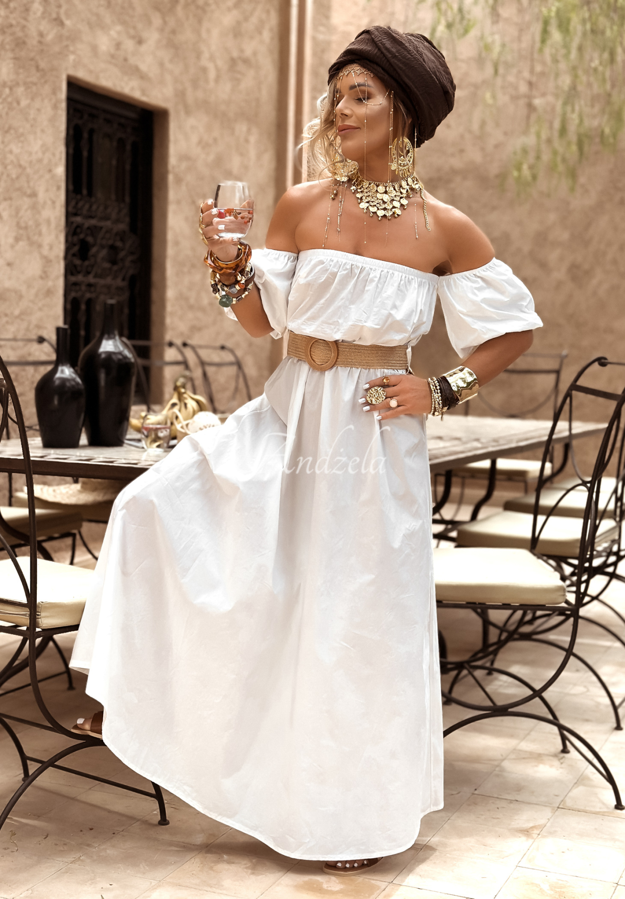 Offshoulder Kleid mit Gürtel Casablanca Weiß