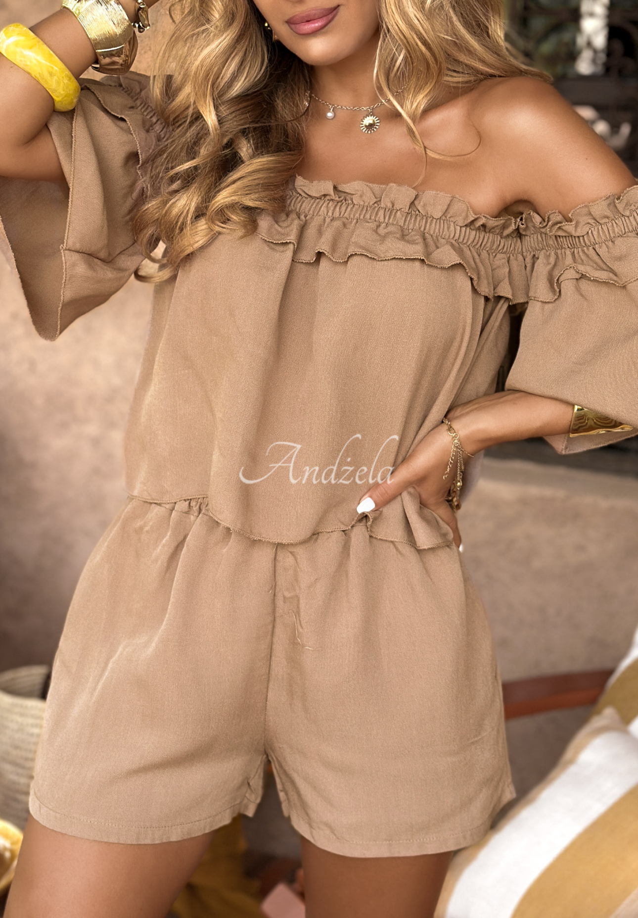 Set Off-Shoulder-Bluse und Shorts Summer On My Mind Mokkafarben