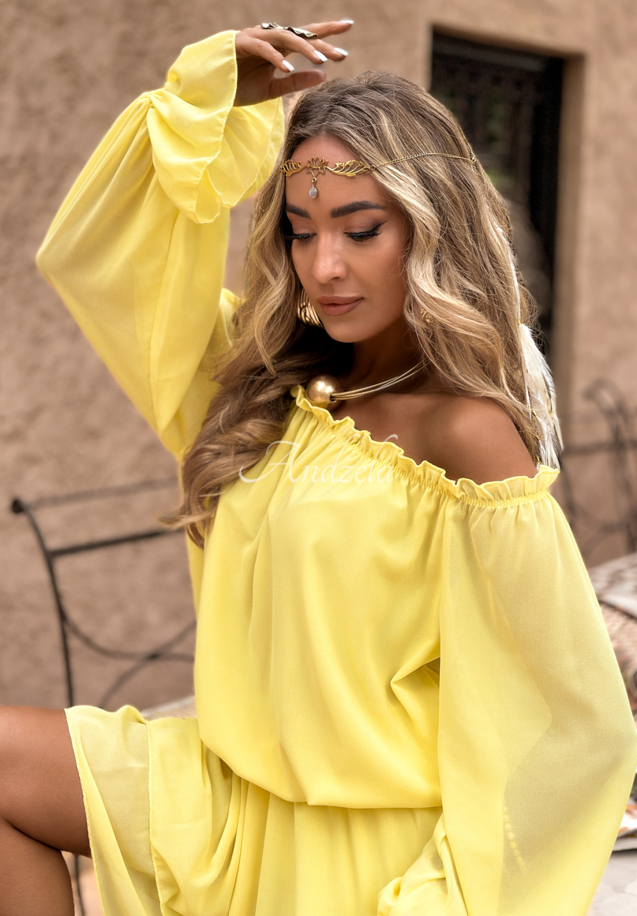 Kurzer Off-Shoulder-Overall mit Rüschen The Salsa Spot Bananengelb