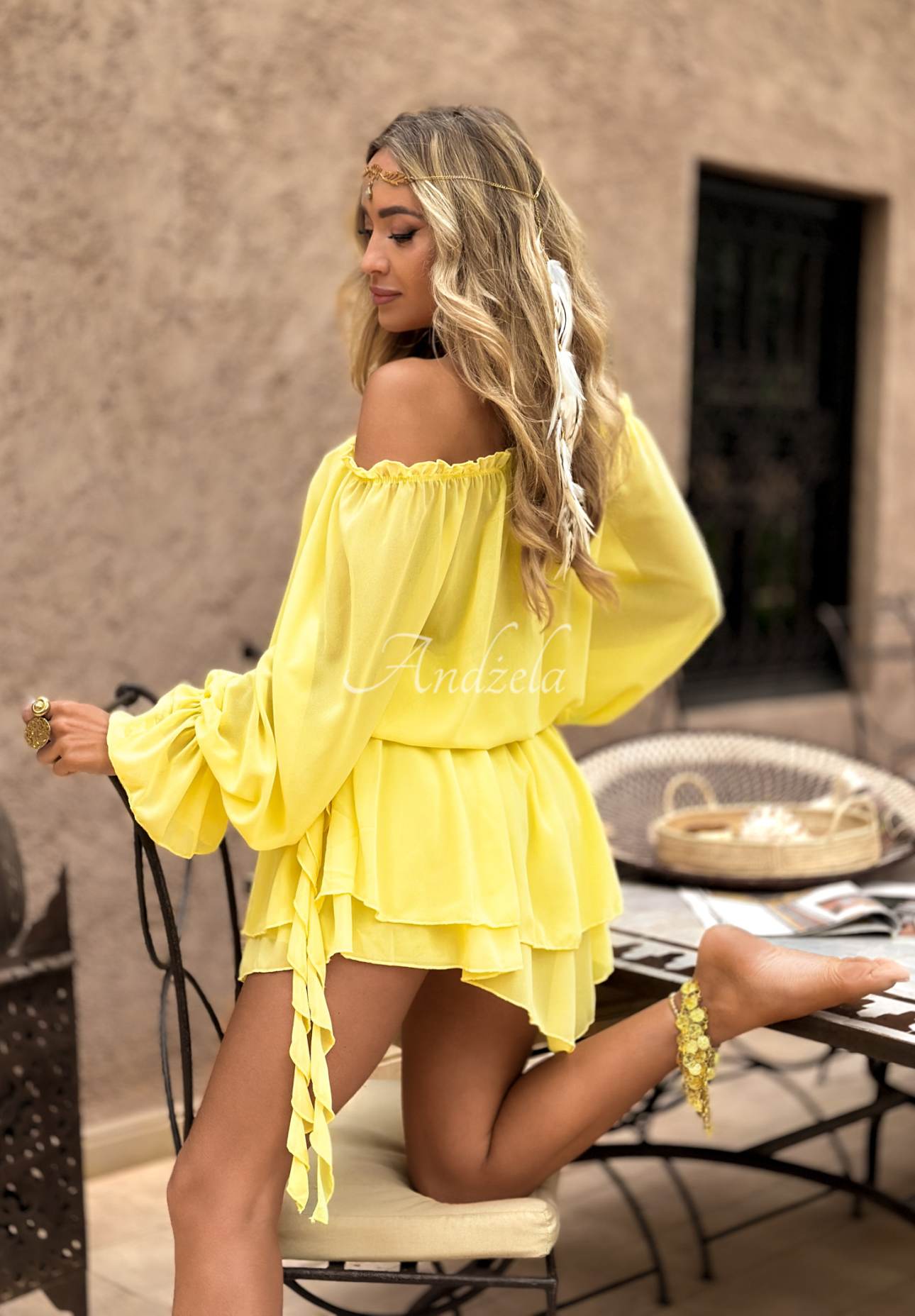 Kurzer Off-Shoulder-Overall mit Rüschen The Salsa Spot Bananengelb