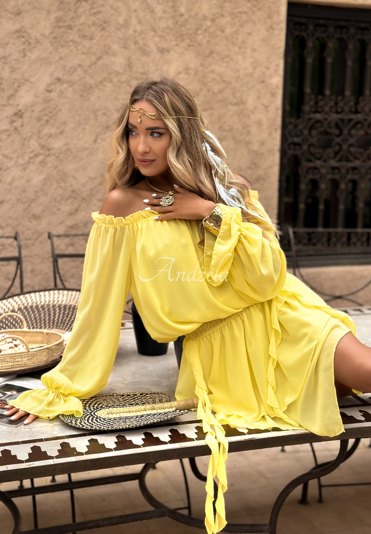 Kurzer Off-Shoulder-Overall mit Rüschen The Salsa Spot Bananengelb
