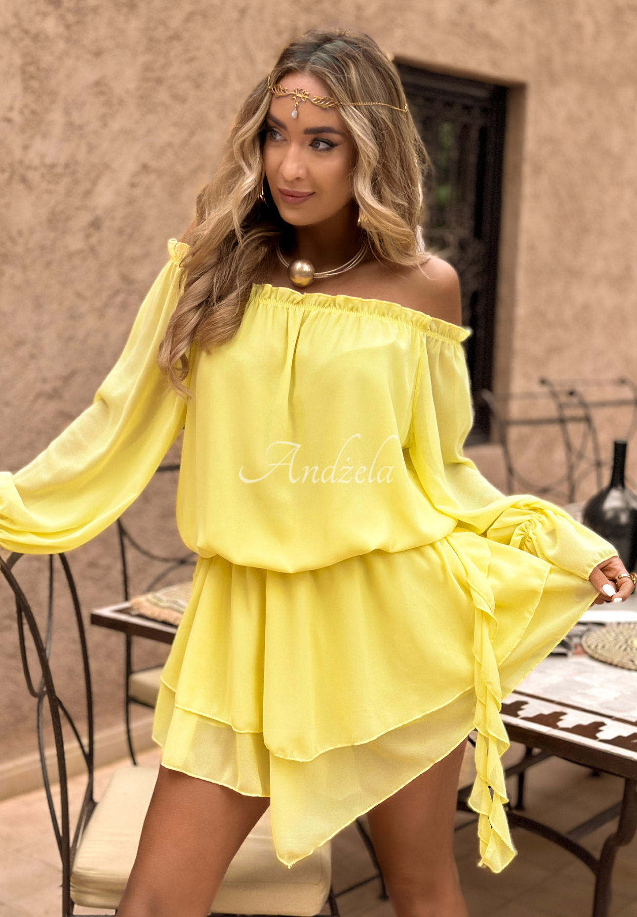 Kurzer Off-Shoulder-Overall mit Rüschen The Salsa Spot Bananengelb