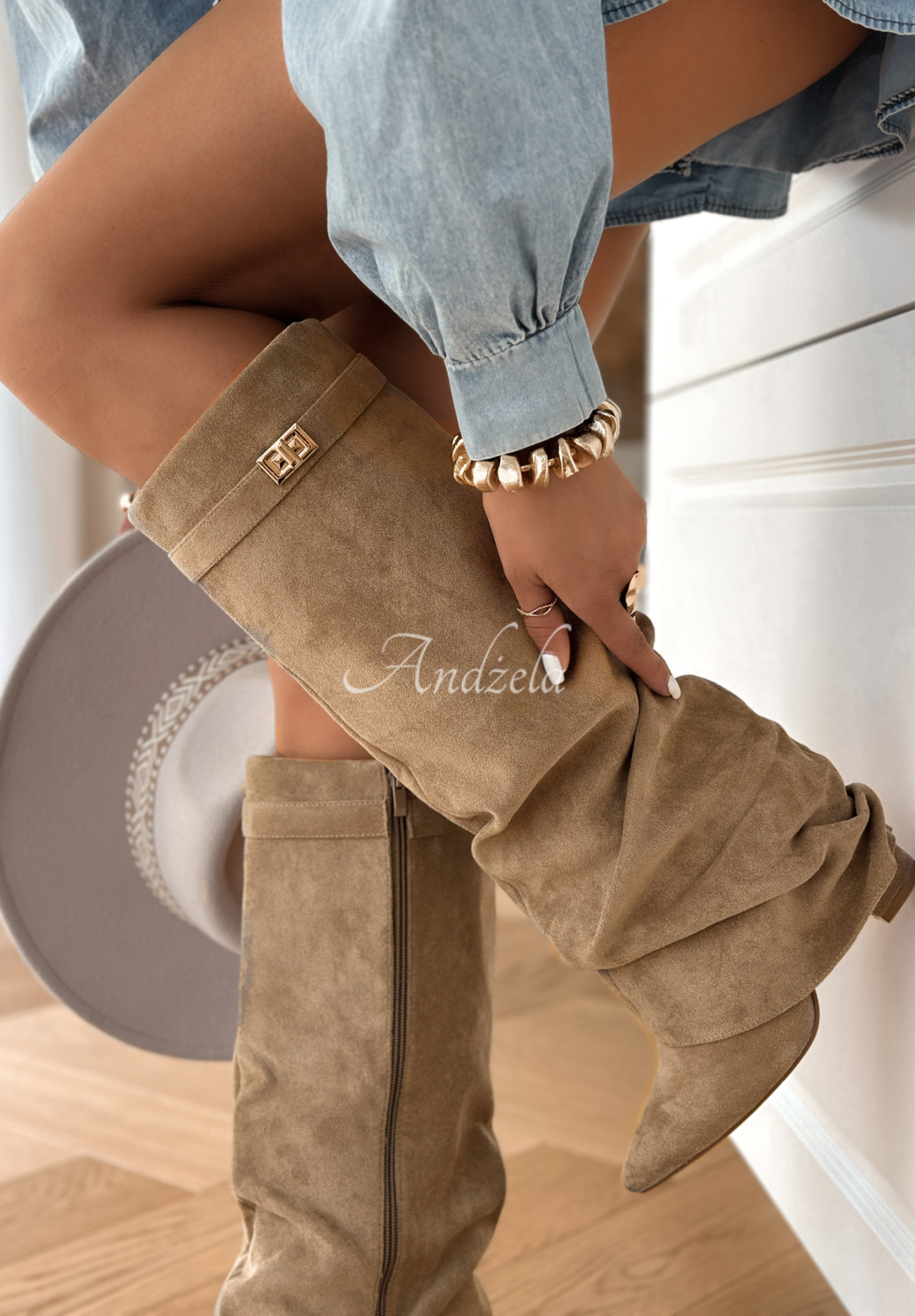 Lange Wildlederstiefel Cartagena Beige