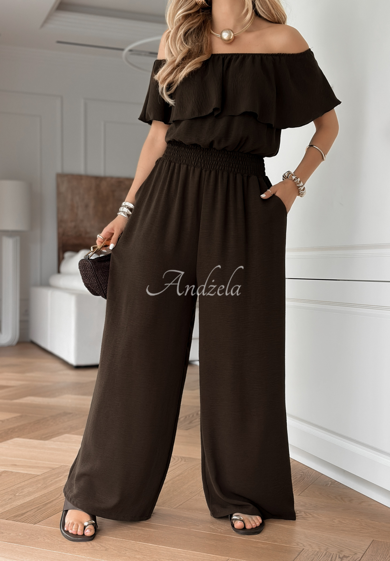 Langer Offshoulder Overall Secret Lagoons Schokoladenbraun