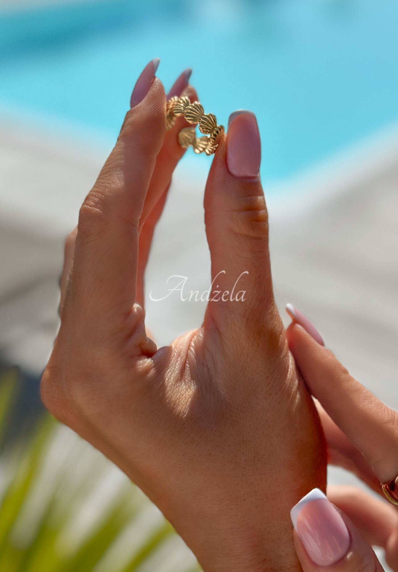 Lavande shell gold ring