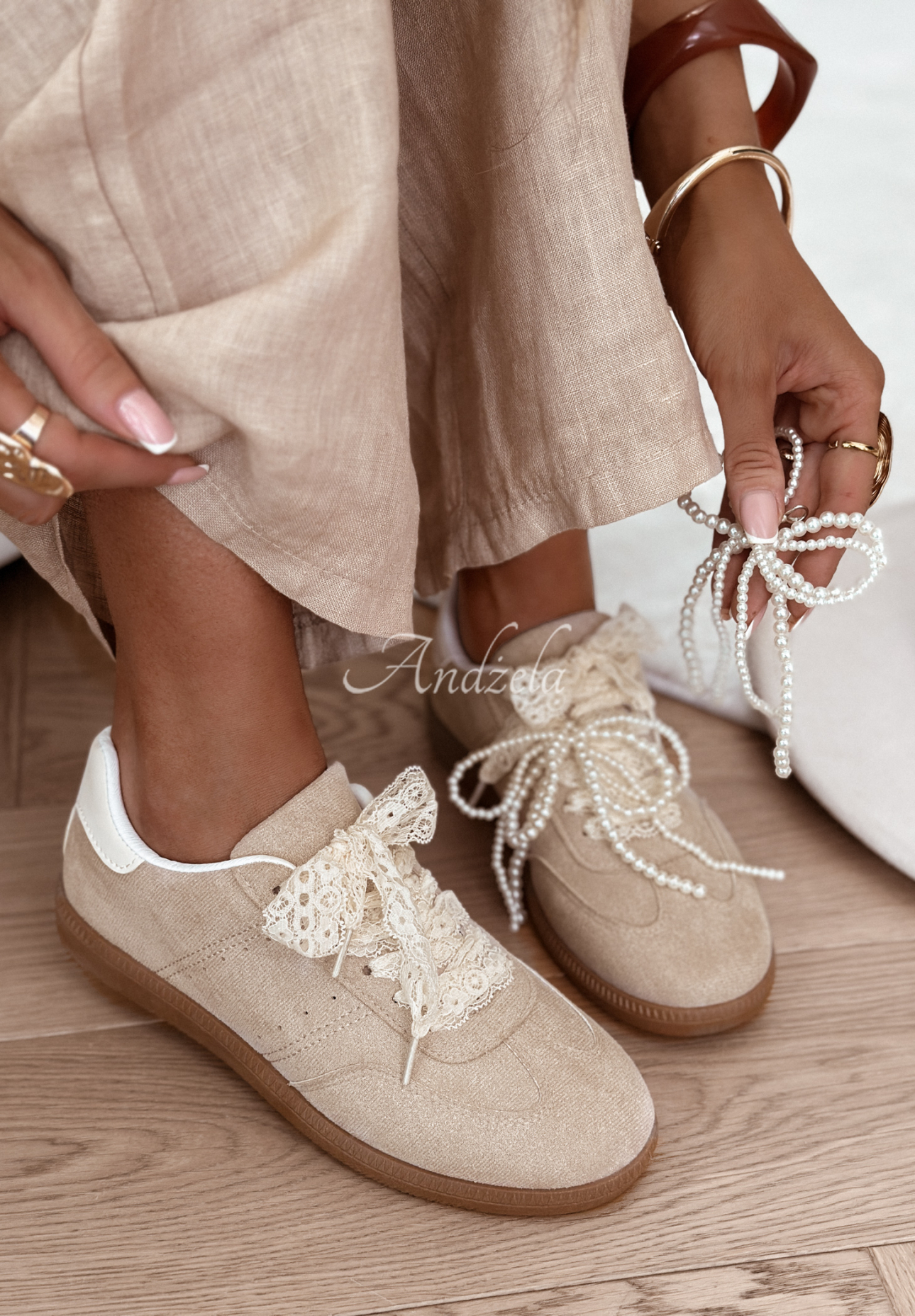 Wildleder Turnschuhe mit Schleife Sweet & Pearly Beige