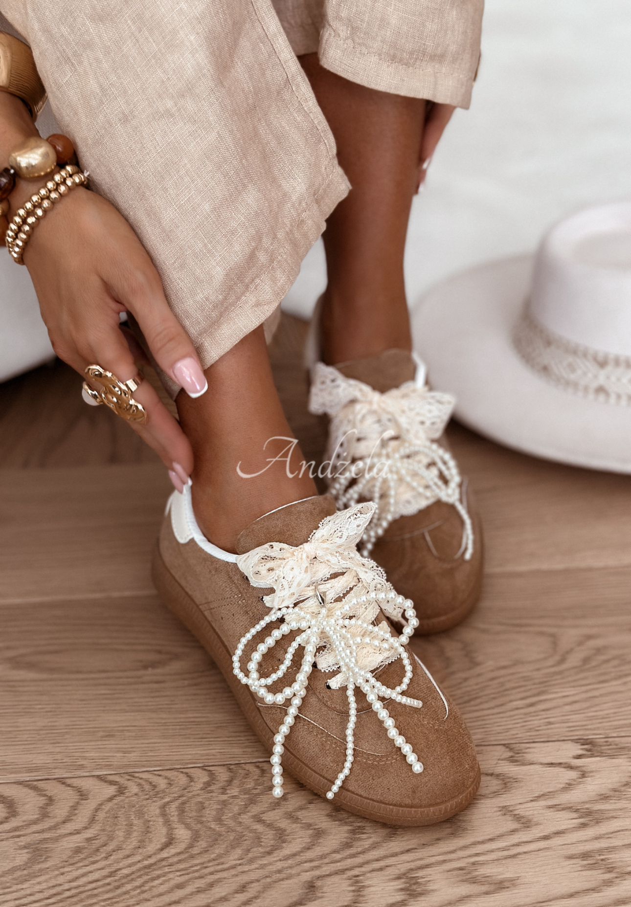 Wildleder Turnschuhe mit Schleife Sweet & Pearly Mokkafarben