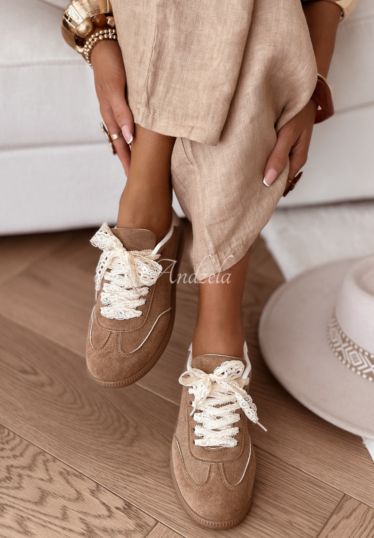 Wildleder Turnschuhe mit Schleife Sweet &amp; Pearly Mokkafarben