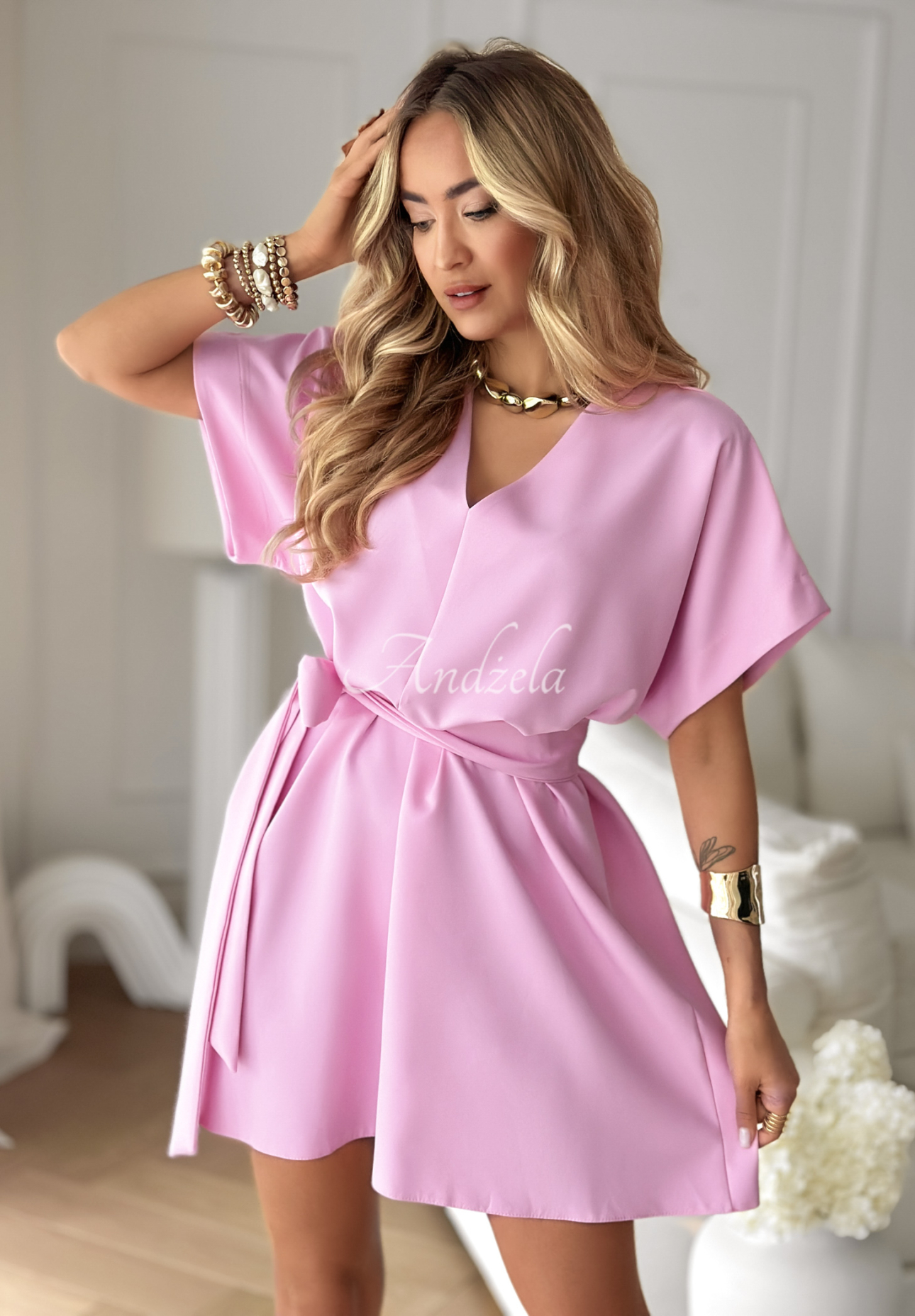 Kleid mit Gürtel They All Know Rosa