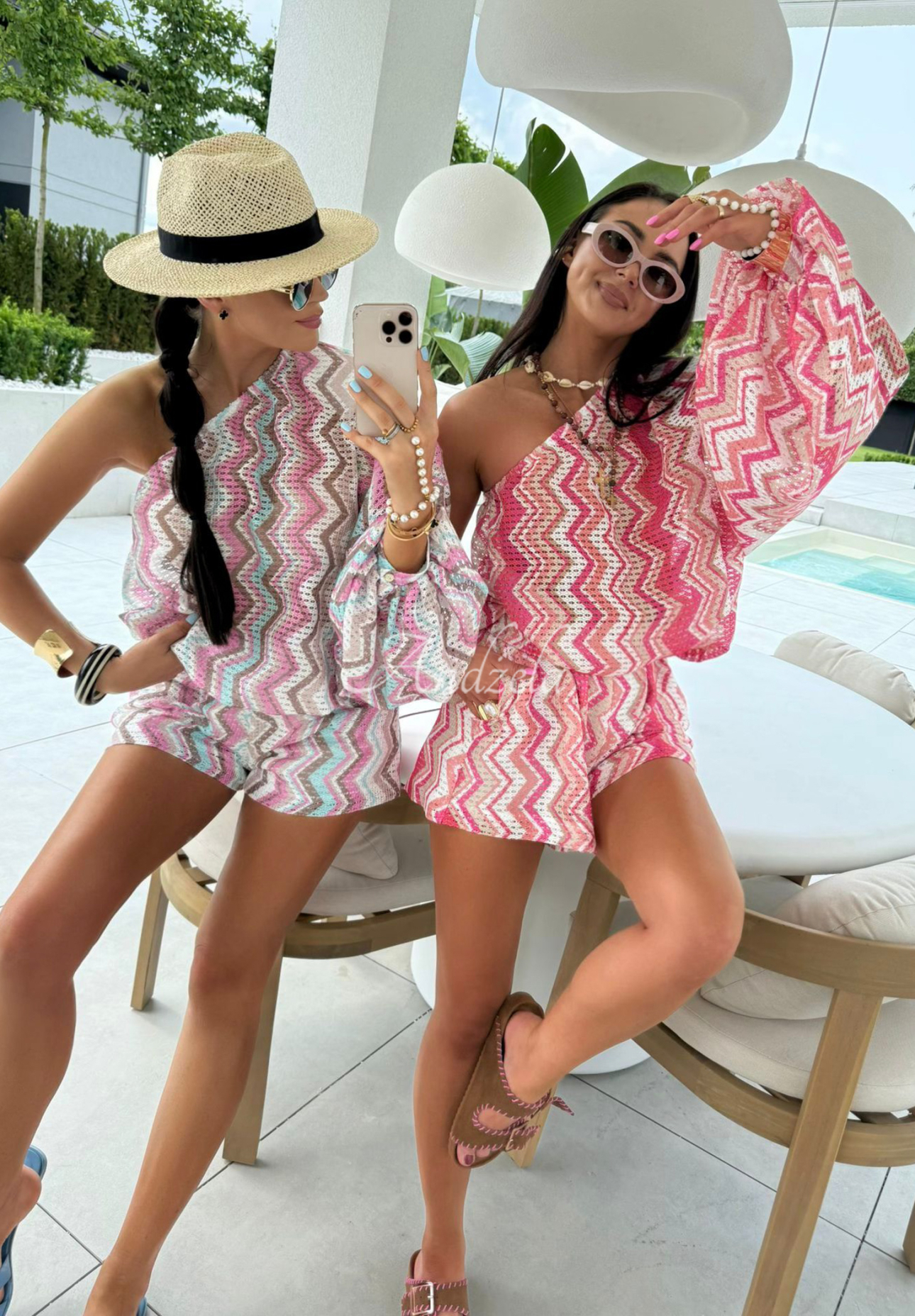 Set aus asymmetrischer Bluse und Shorts mit Lochstickerei La Milla Welcome Back Weiß-Rosa