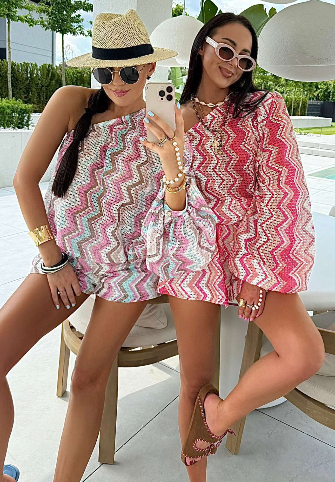Set aus asymmetrischer Bluse und Shorts mit Lochstickerei La Milla Welcome Back Weiß-Rosa
