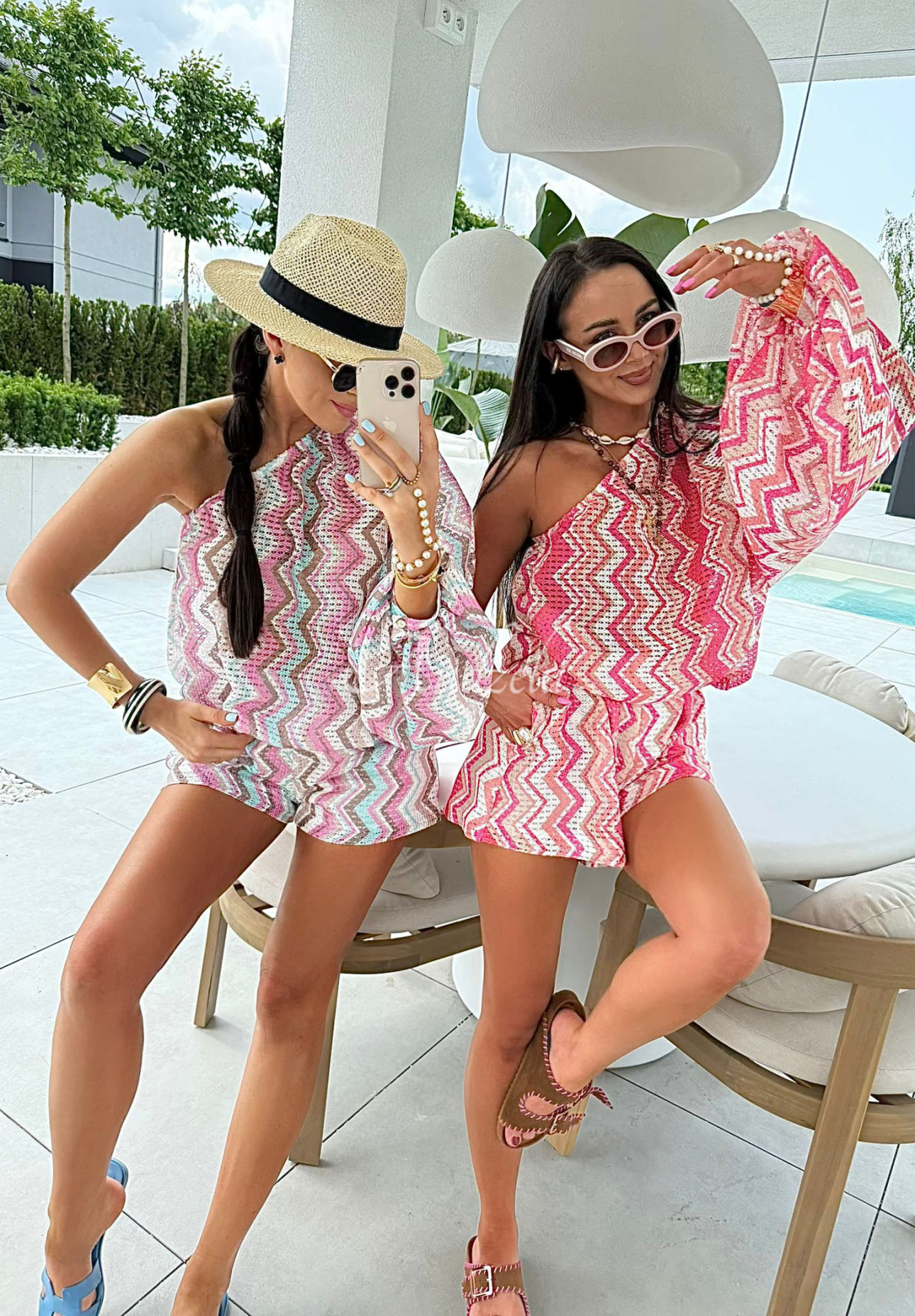 Set aus asymmetrischer Bluse und Shorts mit Lochstickerei La Milla Welcome Back Weiß-Rosa