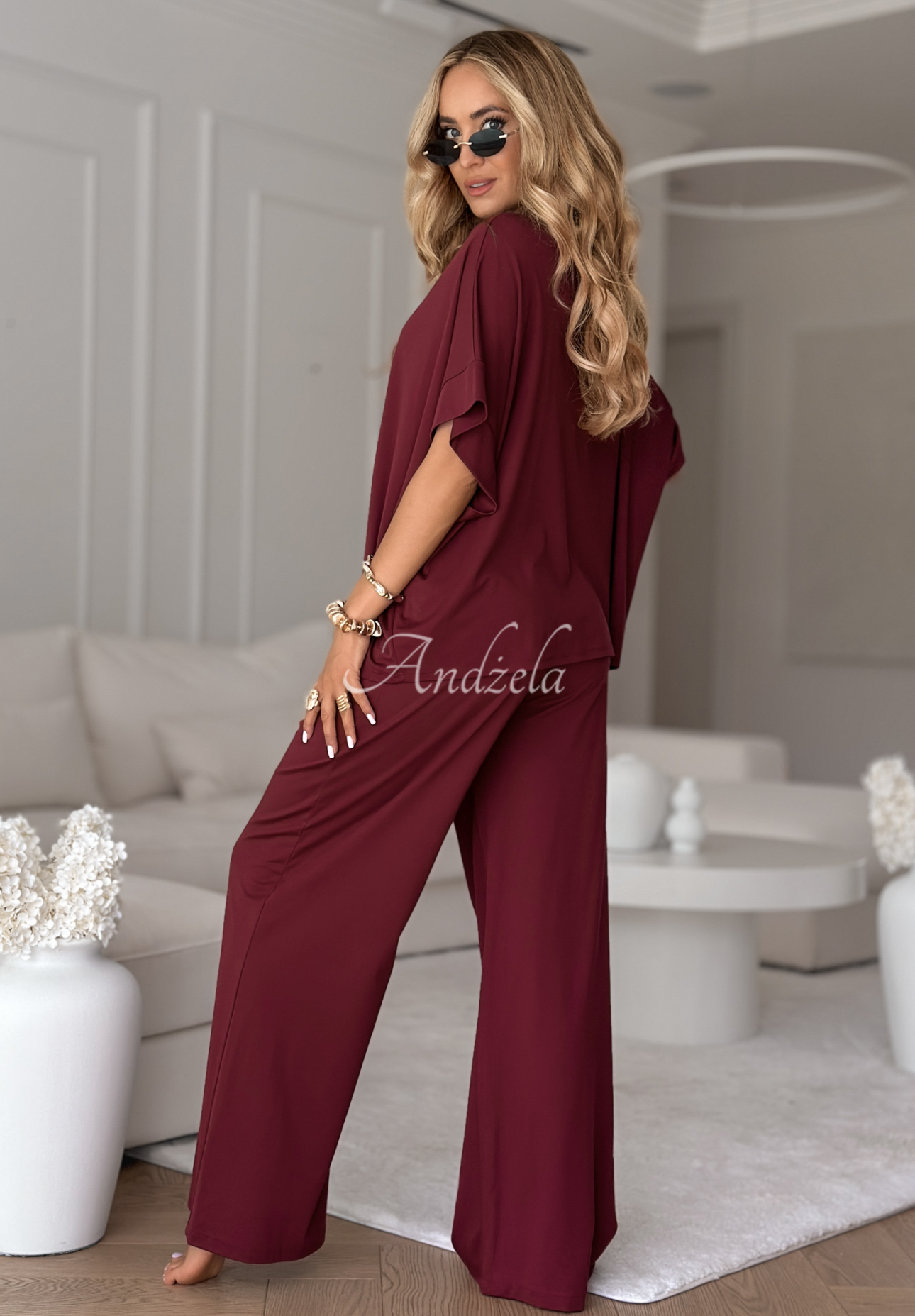 Set aus Viskose T-Shirt oversize und Hose Two Halves Burgunderrot
