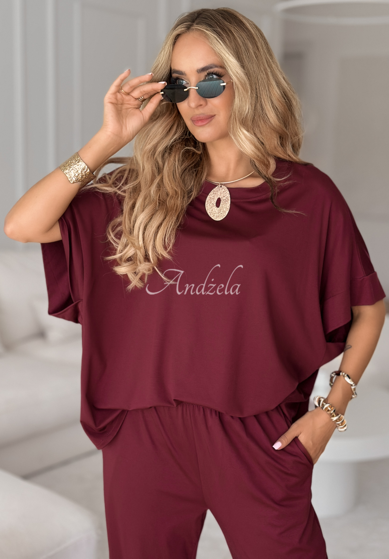 Set aus Viskose T-Shirt oversize und Hose Two Halves Burgunderrot