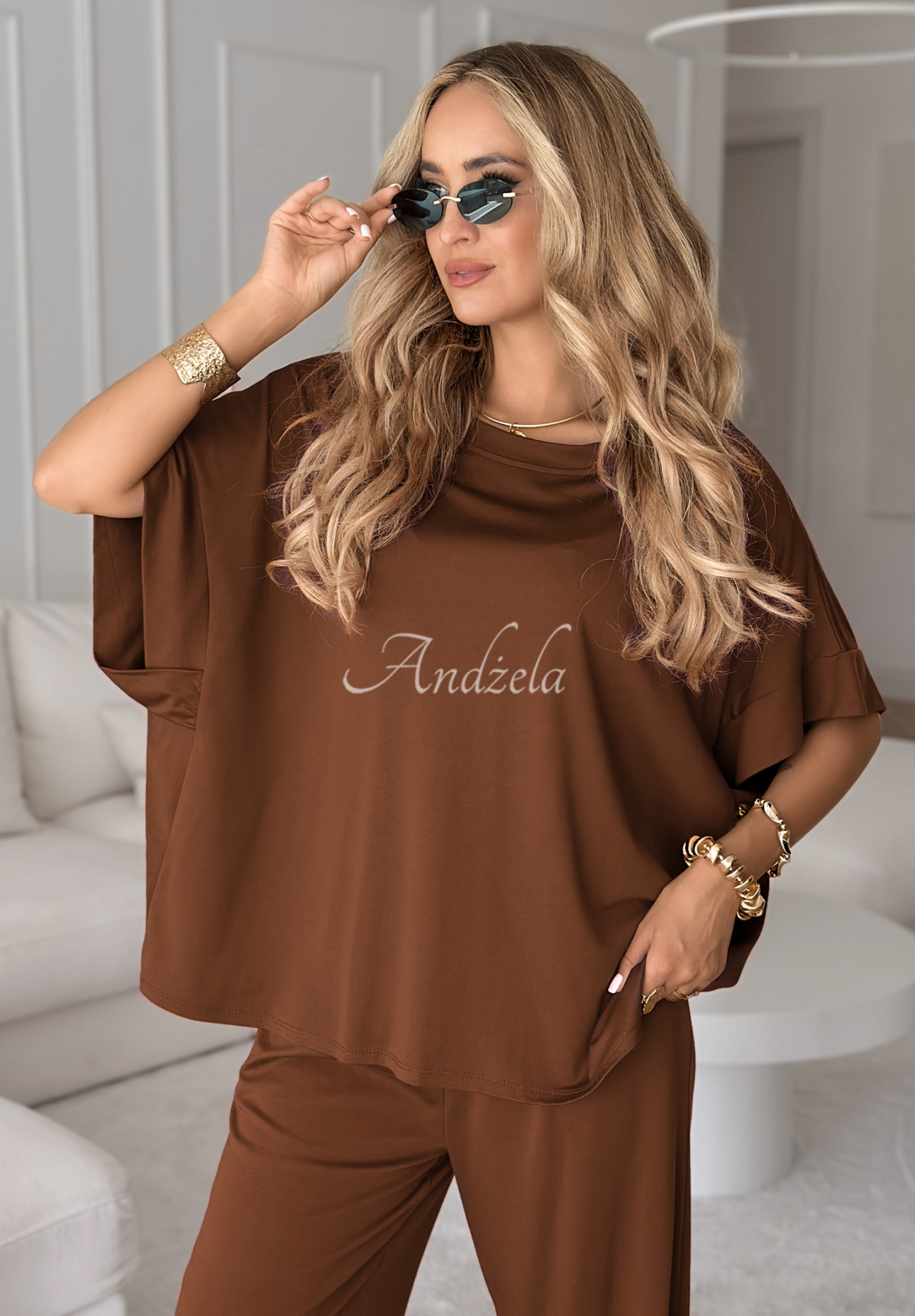 Set aus Viskose T-Shirt oversize und Hose Two Halves Schokoladenbraun