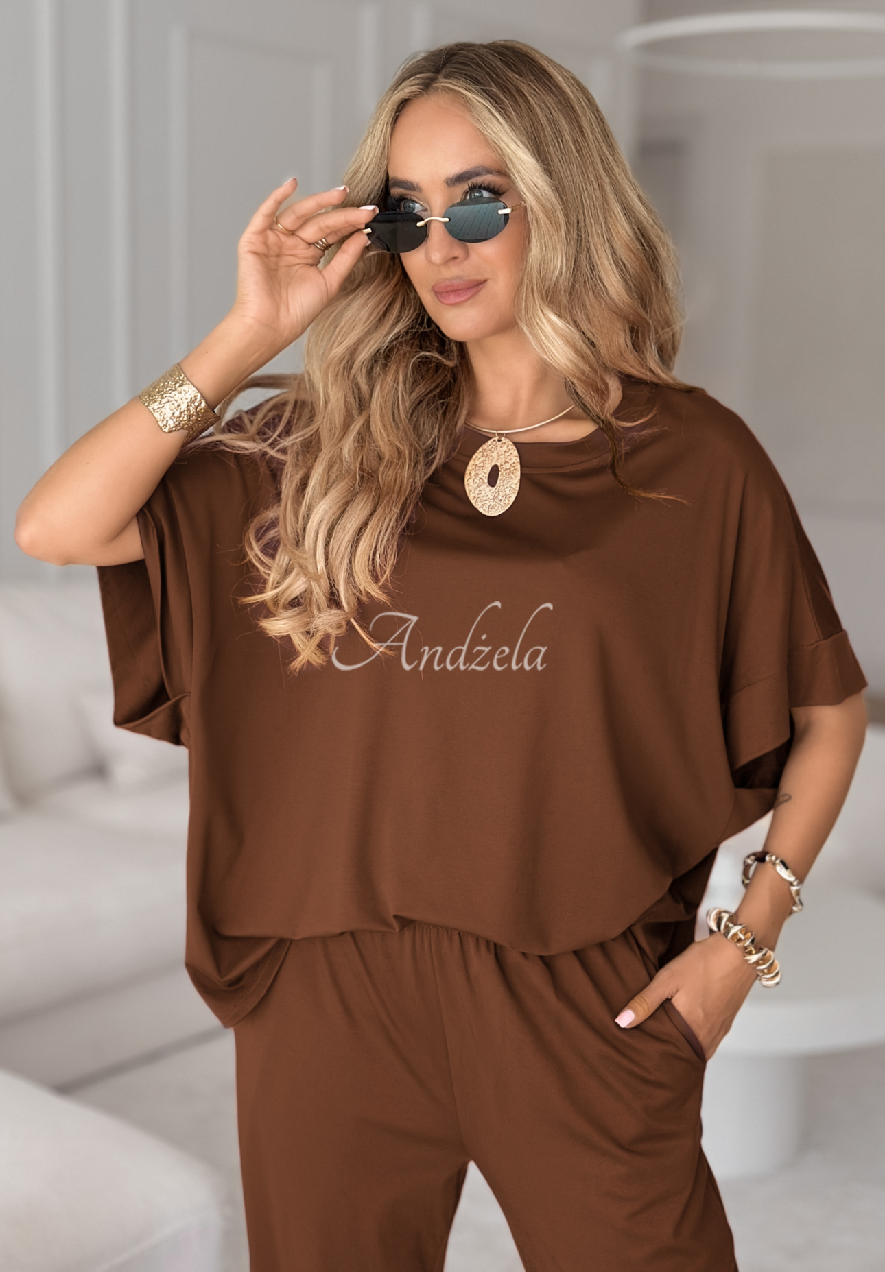 Set aus Viskose T-Shirt oversize und Hose Two Halves Schokoladenbraun
