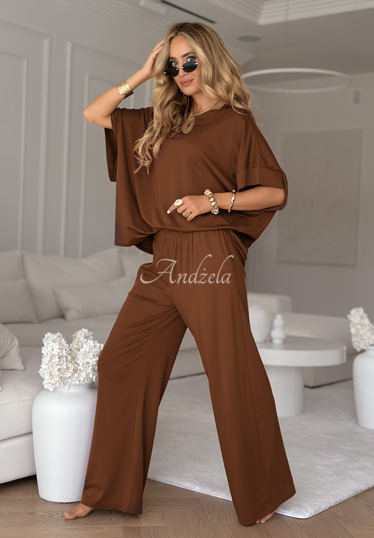 Set aus Viskose T-Shirt oversize und Hose Two Halves Schokoladenbraun