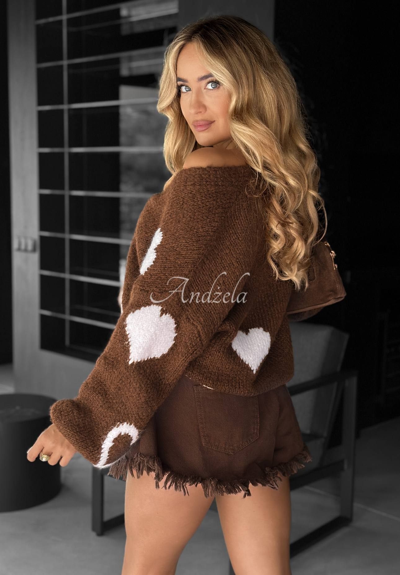 Kurzer Oversize-Cardigan mit Herzen Second Date Schokoladenbraun
