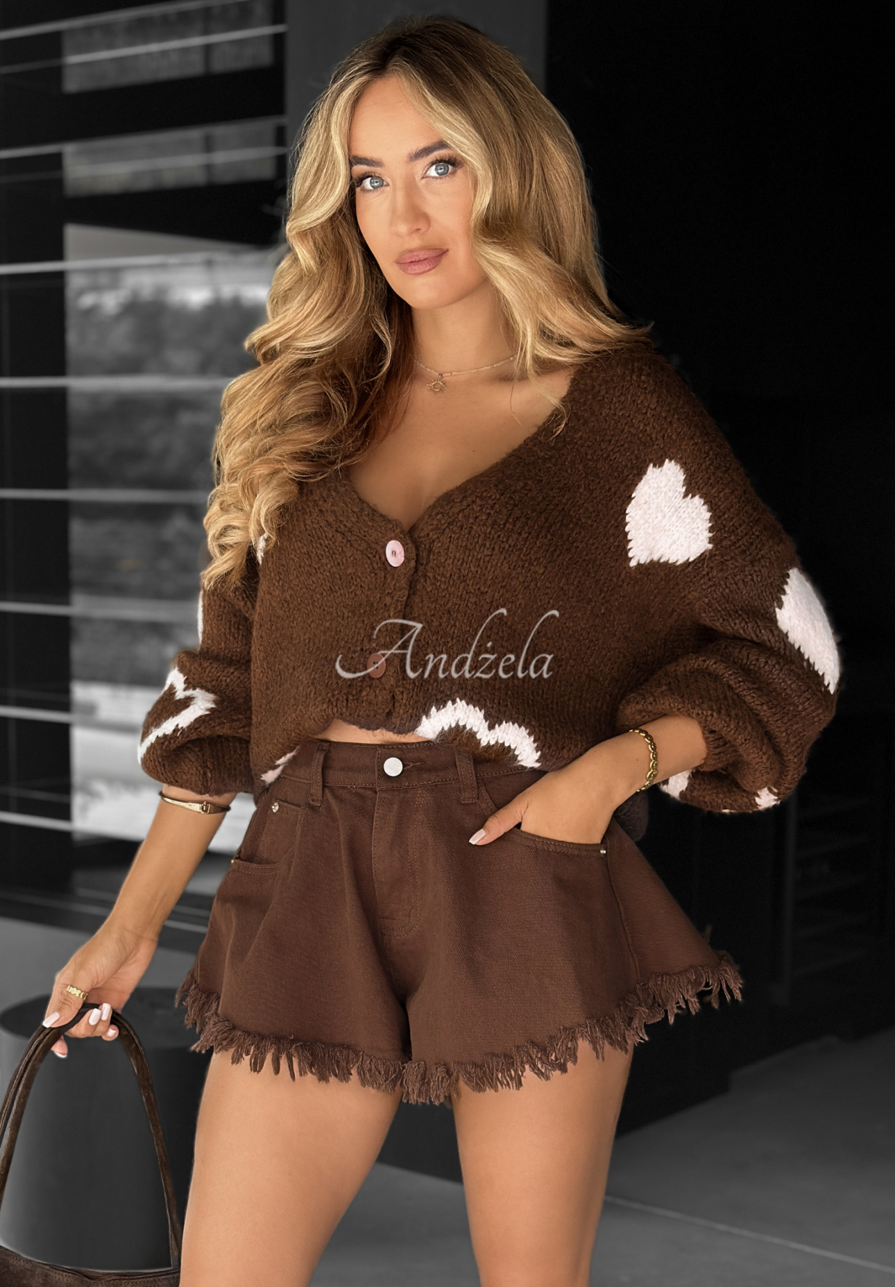 Kurzer Oversize-Cardigan mit Herzen Second Date Schokoladenbraun