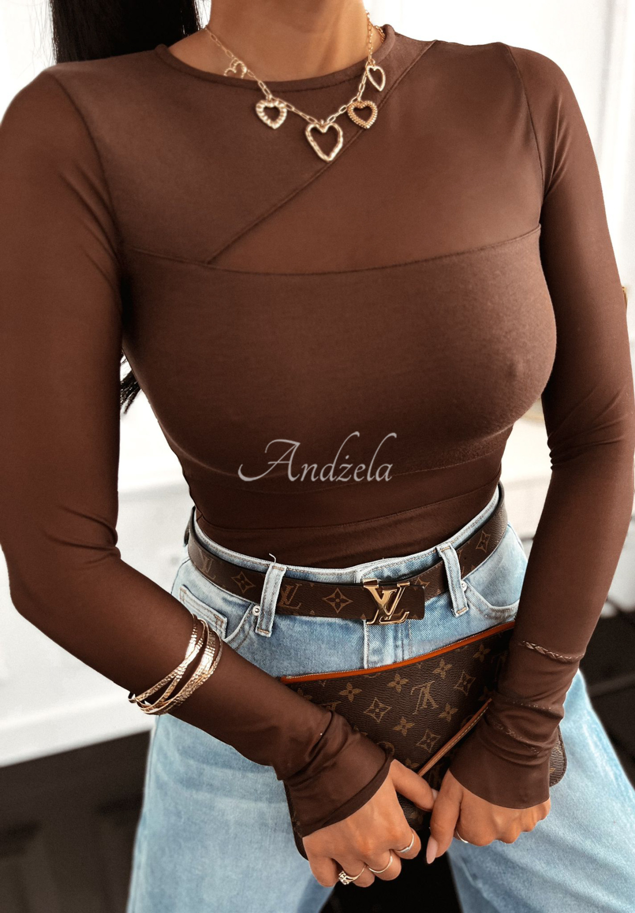 Taillierte Bluse mit dekorativem Ausschnitt Found It Schokoladenbraun