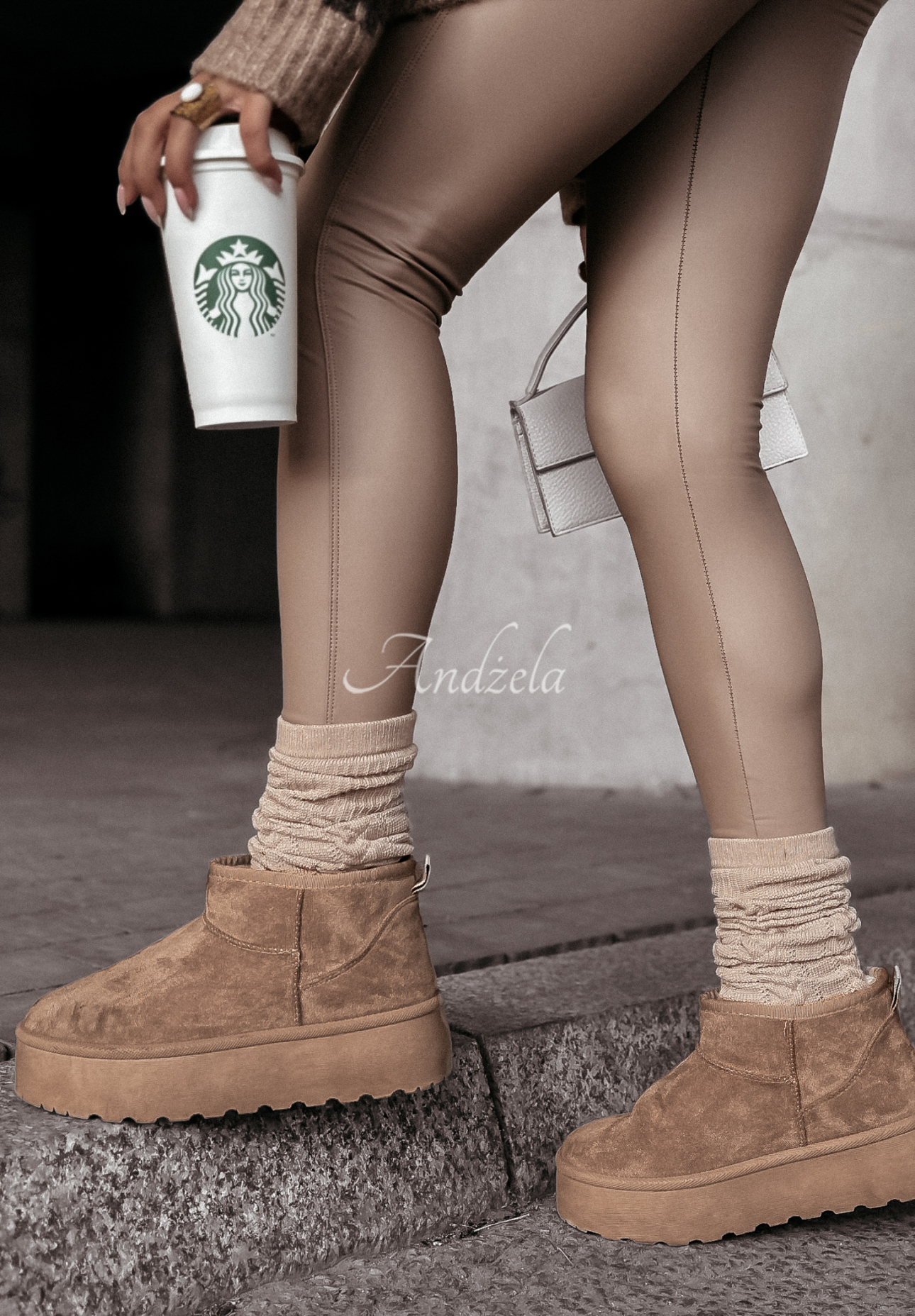 Stiefeletten aus Velourslederimitat Crunchy Snow Mokkafarben